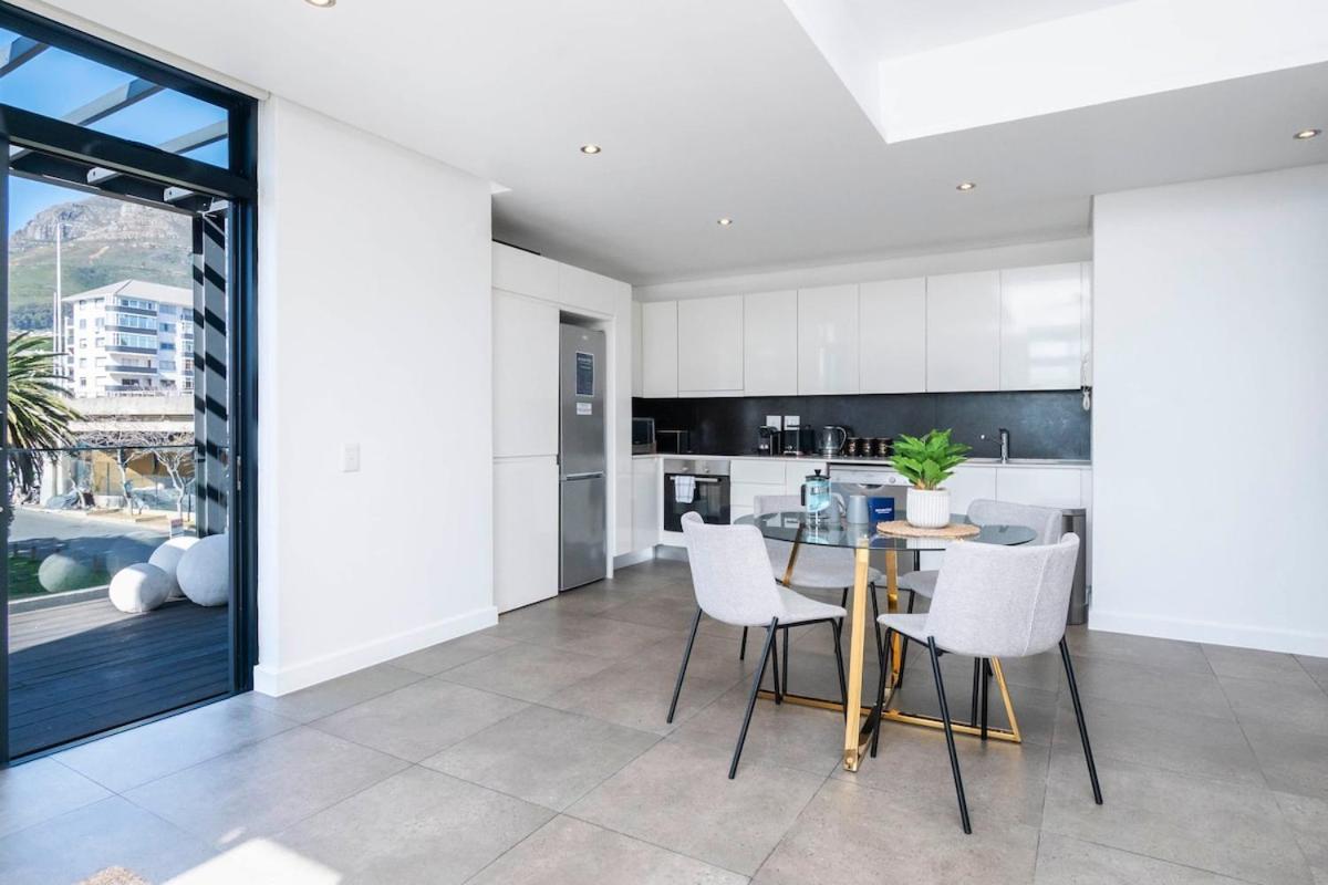 Sloane Square Trendy 1BR Apartment view 4