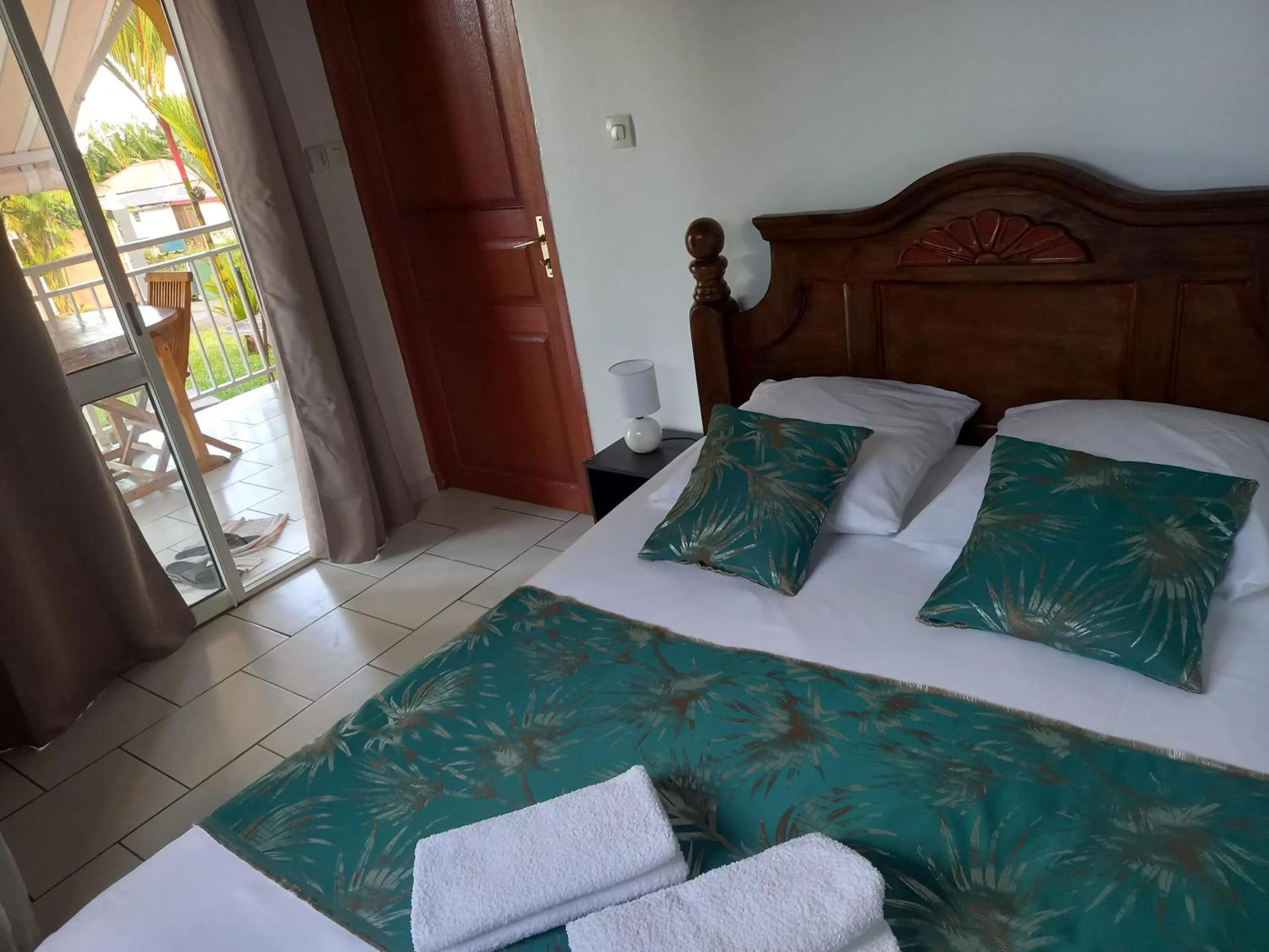 Bel appartement a Capesterre Belle Eau de 30m² avec piscine view 4