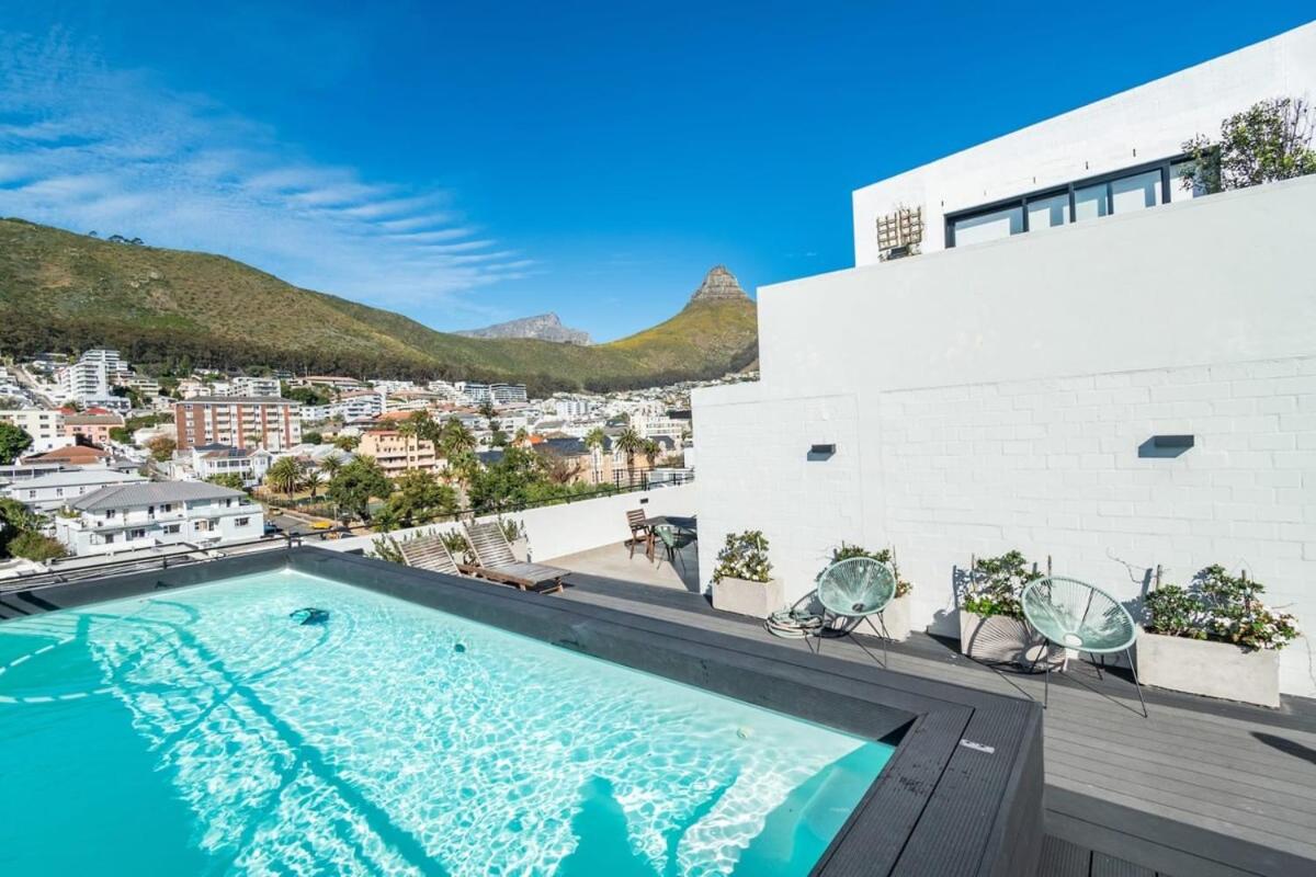 Cosy Couples Retreat Studio Apartment! view 3