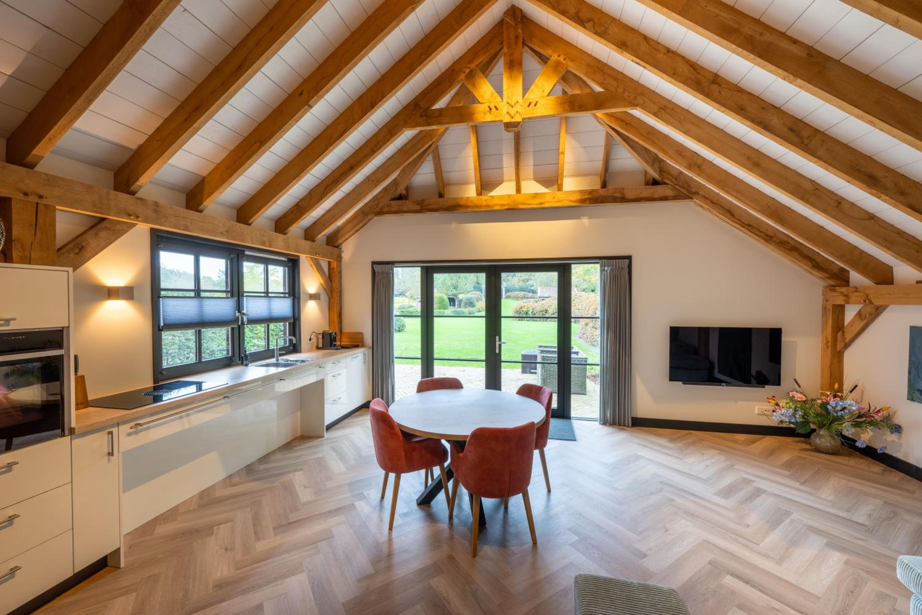 Buitenliefde, Het Huis, Prachtig verblijf voor 2 volwassen eventueel met 2 kinderen midden in de natuur