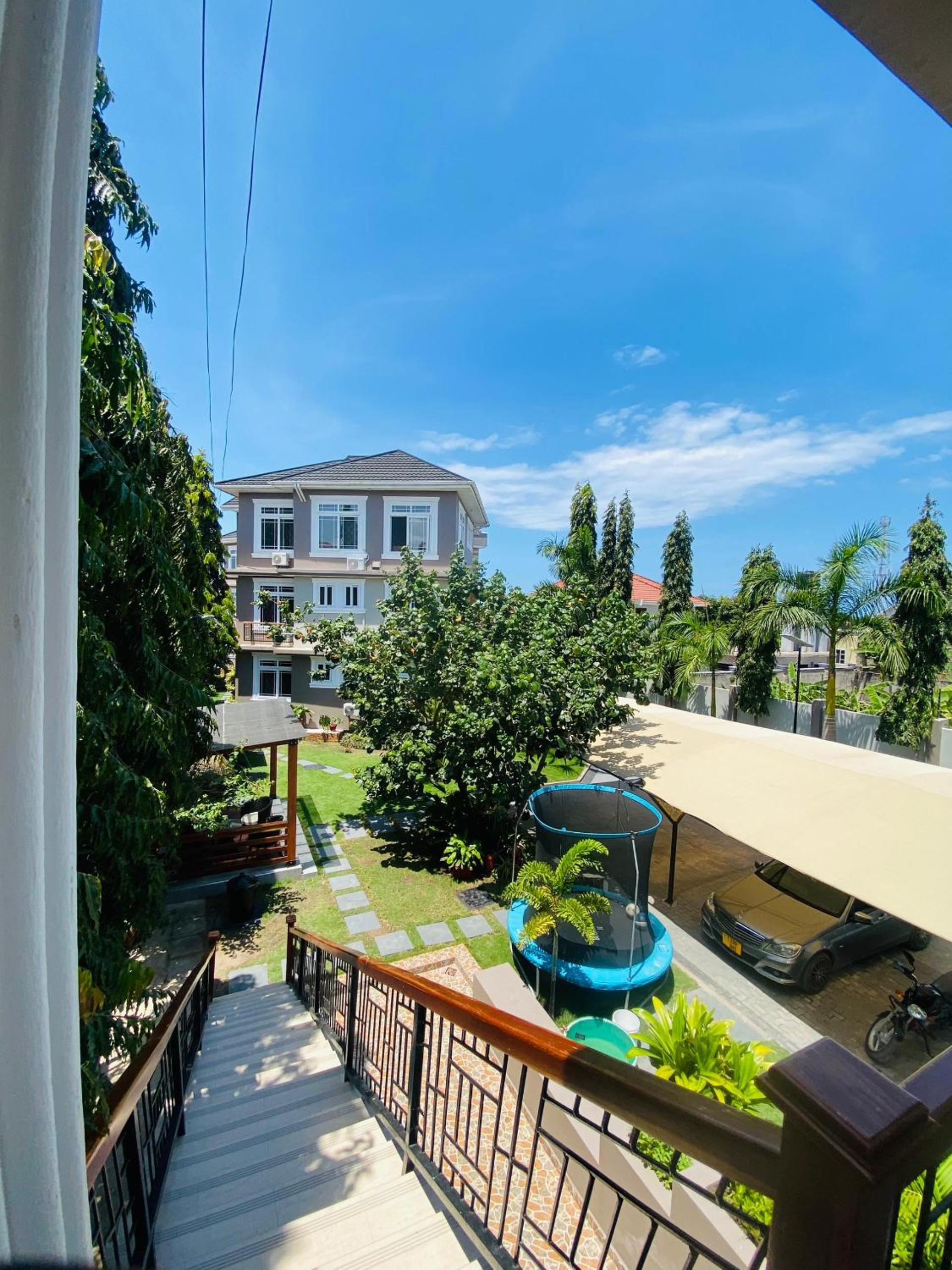 Jacomo Residences
