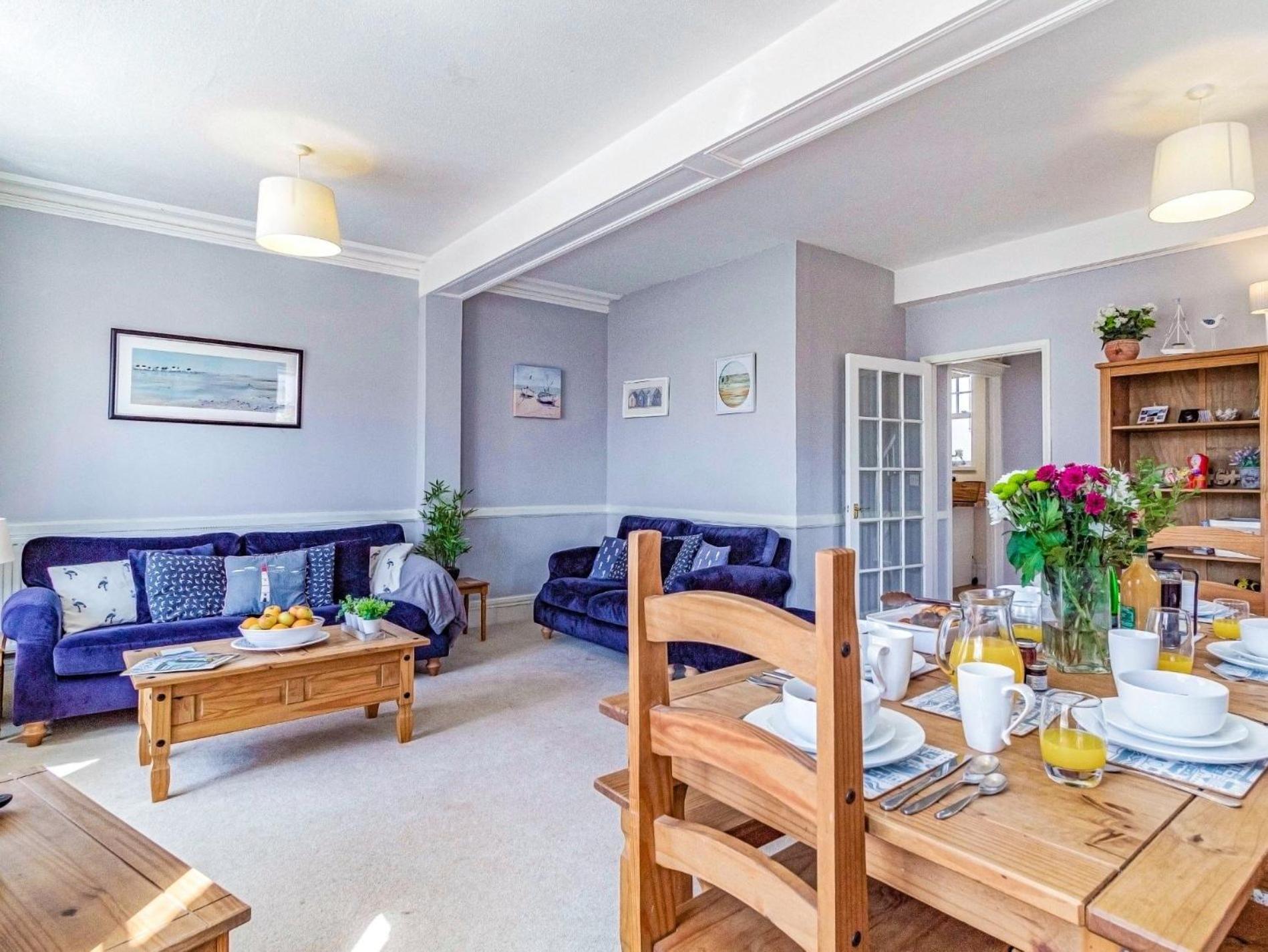 3 bed property in Overstrand KT178 view 2