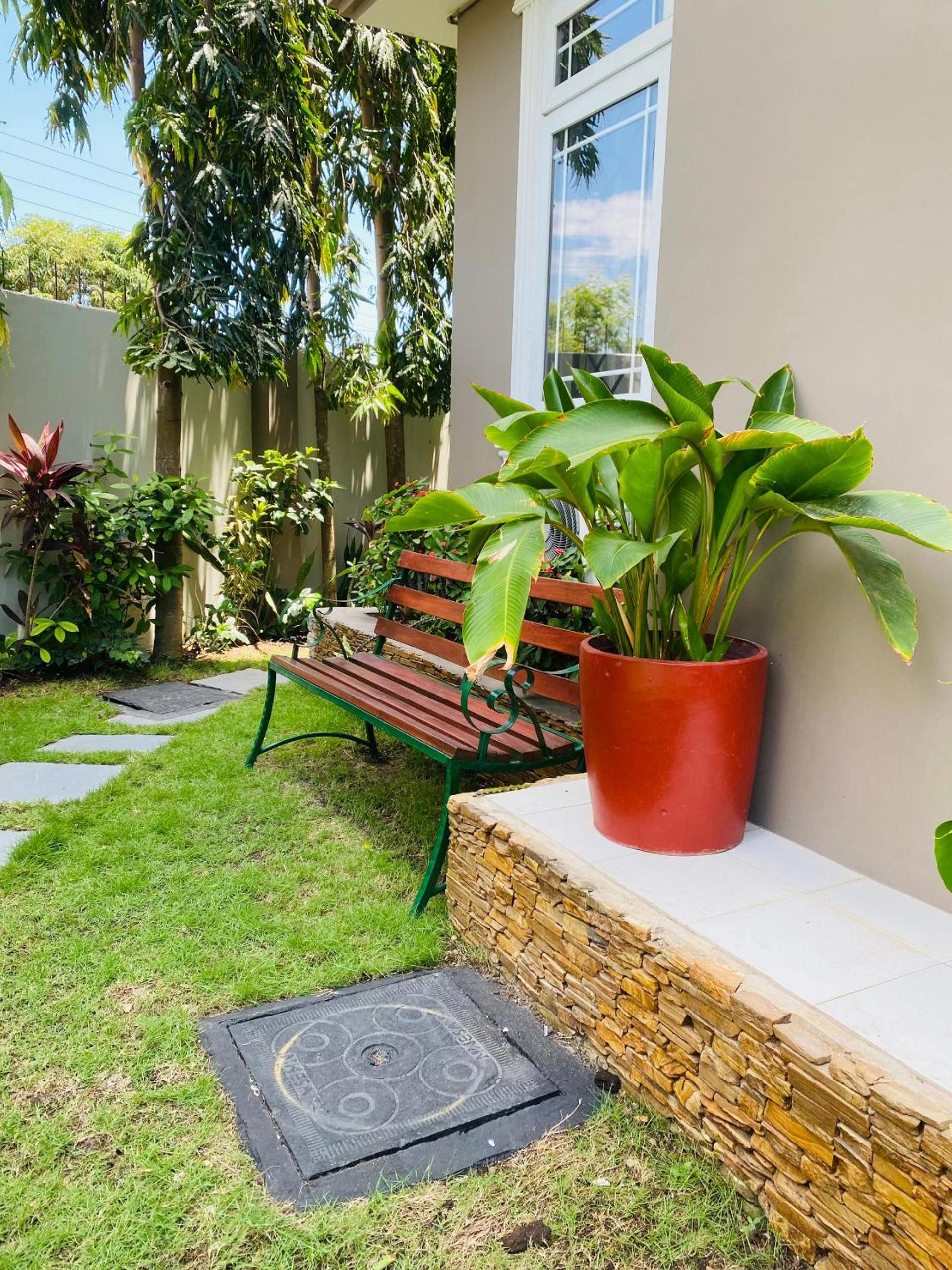 Jacomo Residences