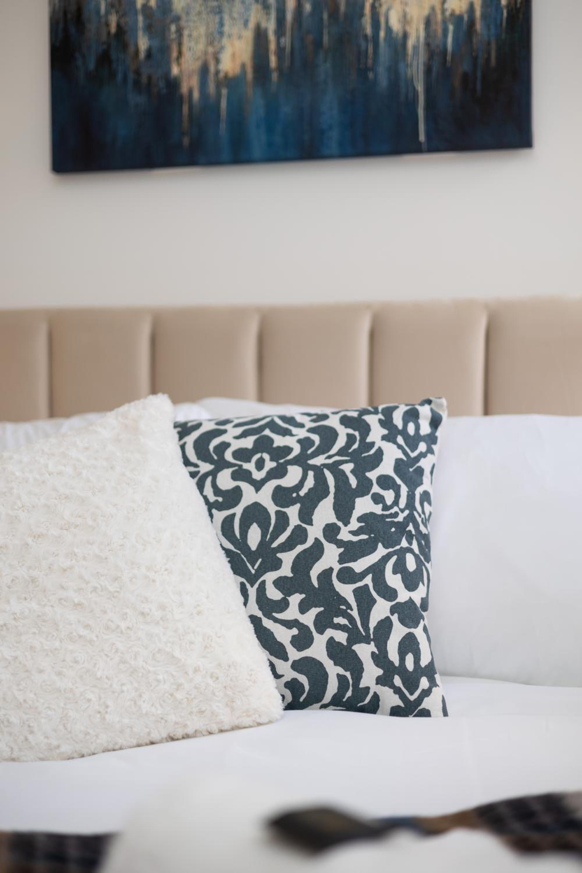 Harrogate Haven by Luxus view 5