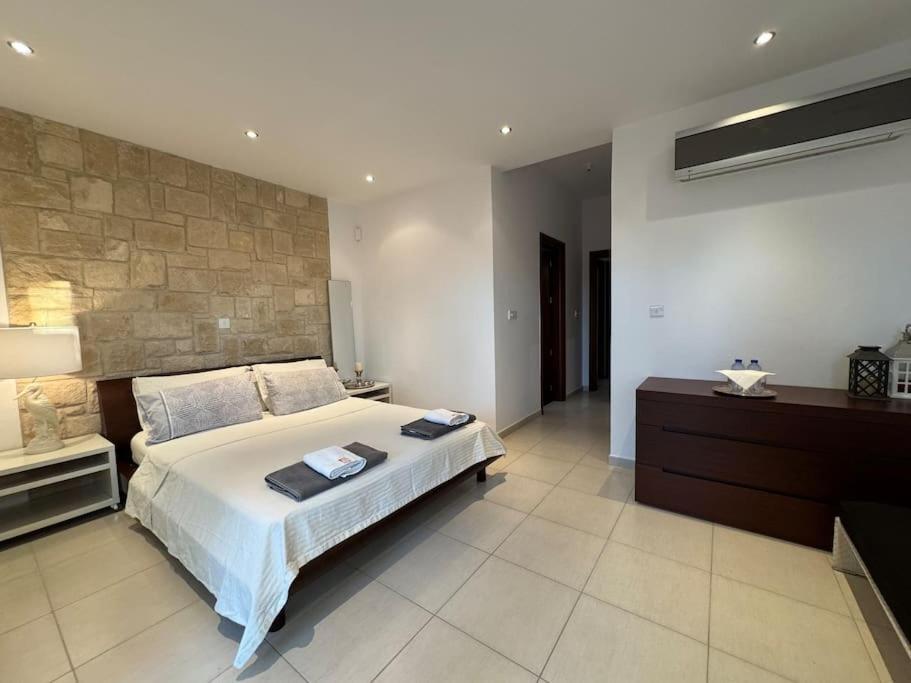 Beautiful Villa in Latchi in the best location!