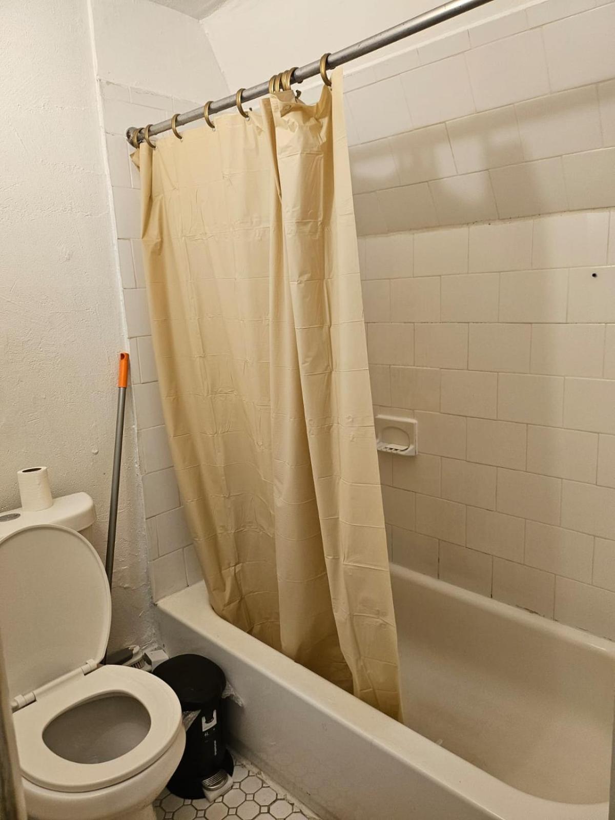 UD guest house - Property Image 1