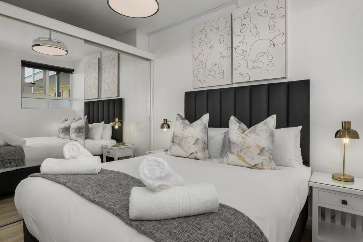 Mouille Point Seaview Apartment