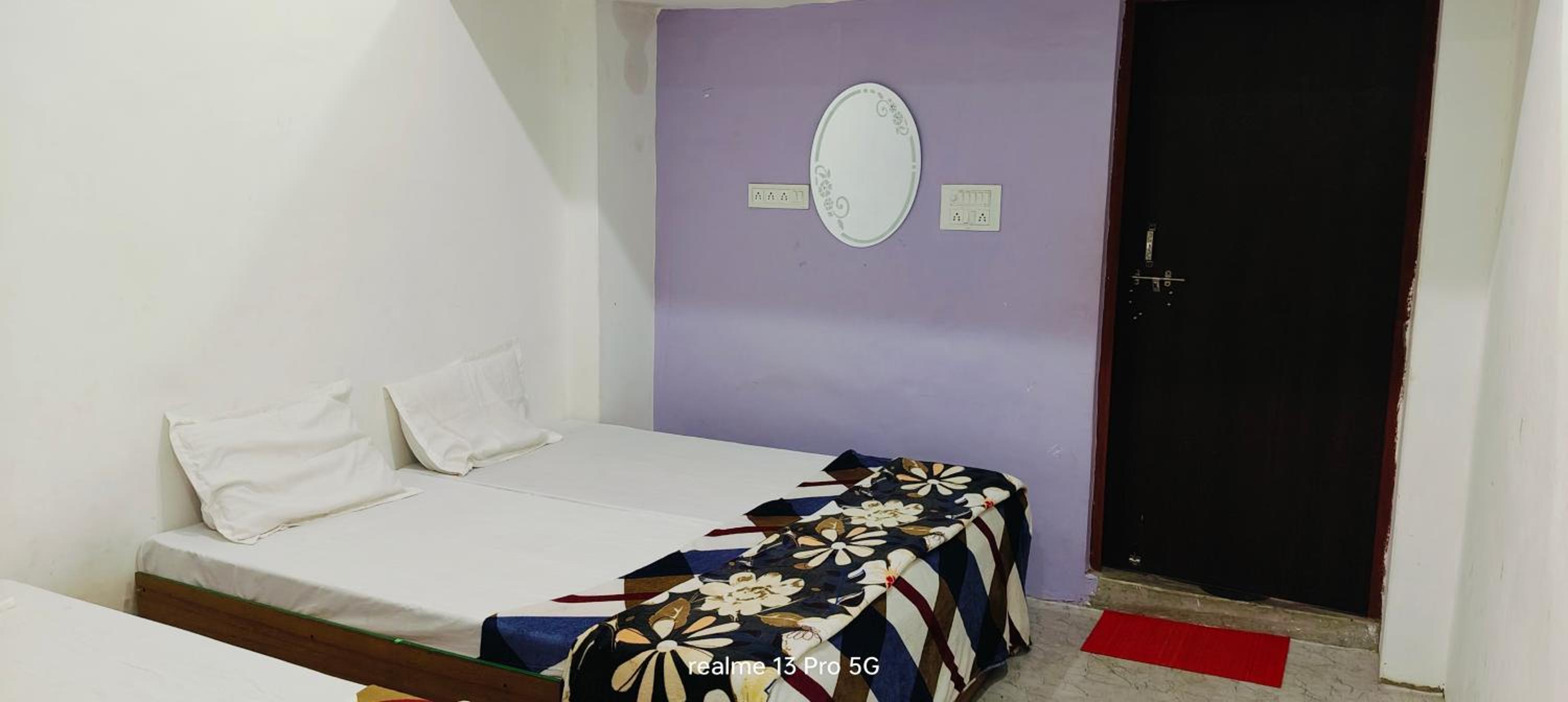 Shiv Shakti Home Stay Varanasi - "Home Stay-at-prime-location Spacious-Room with-wi-fi-availability, view 2