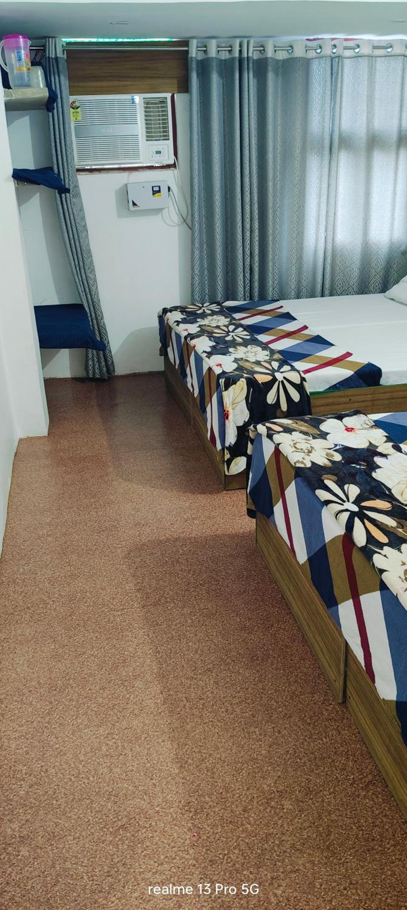Shiv Shakti Home Stay Varanasi - "Home Stay-at-prime-location Spacious-Room with-wi-fi-availability, view 3