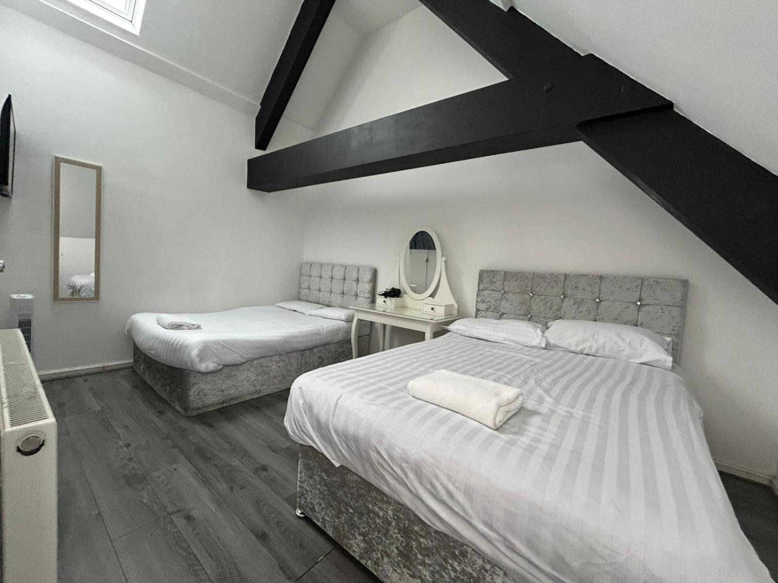 Large Stylish Central Liverpool Room! — Liverpool
