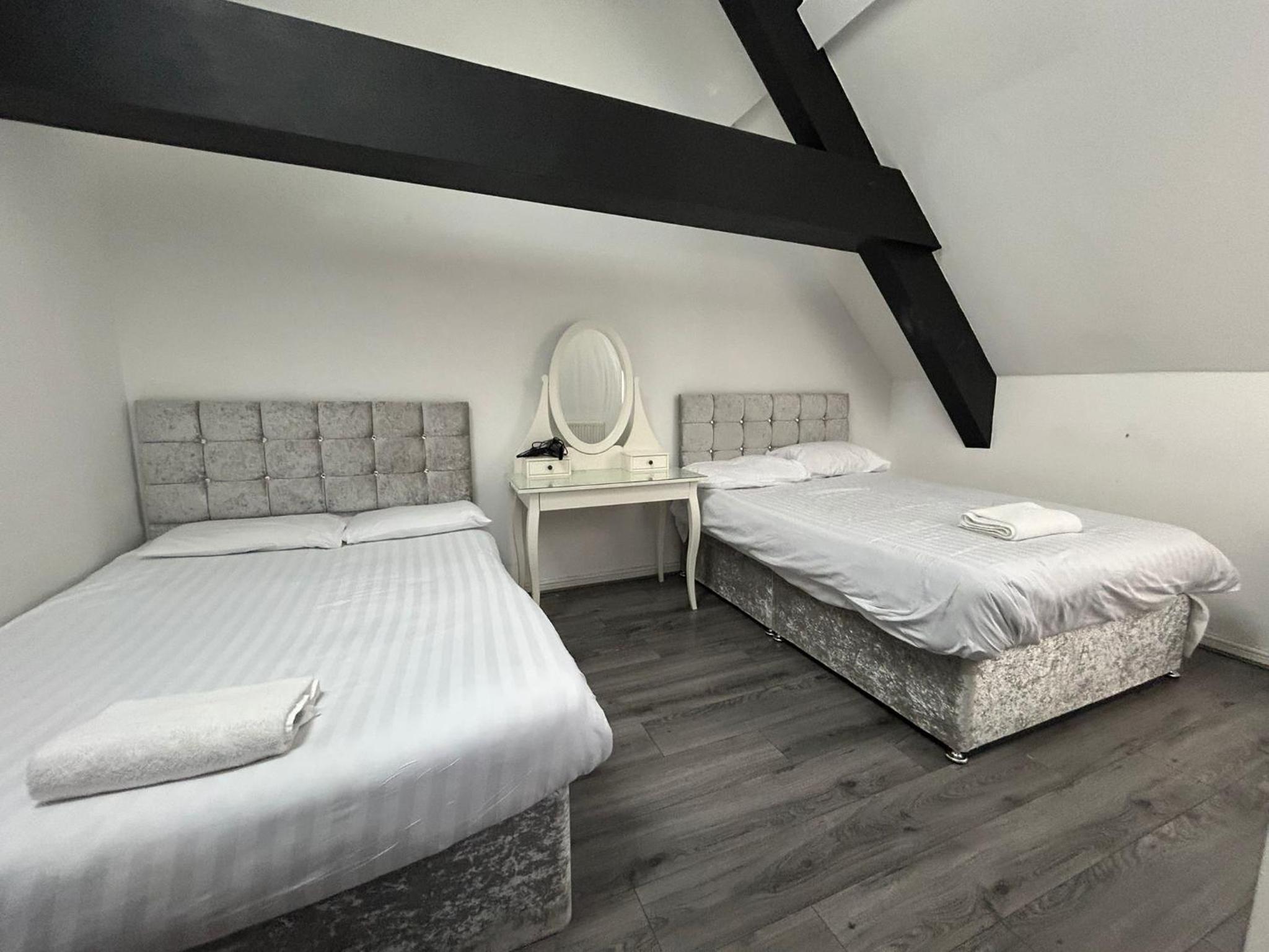 Large Stylish Central Liverpool Room! photo 5