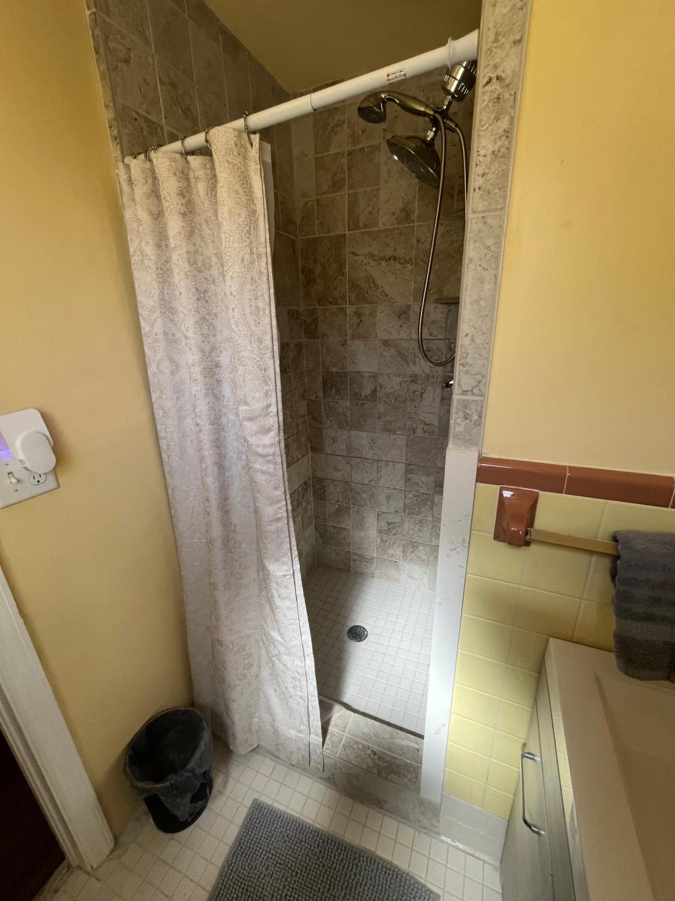 Quiet 3BR Getaway in Charleston view 4