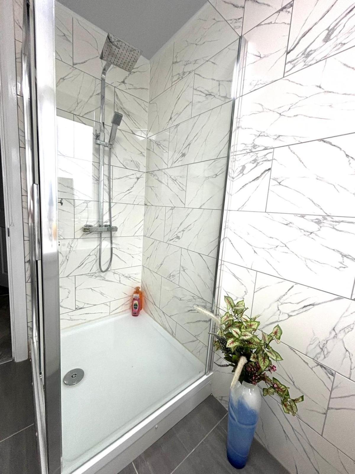 Two bedrooms newly refurbished flat in Hendon Central view 5