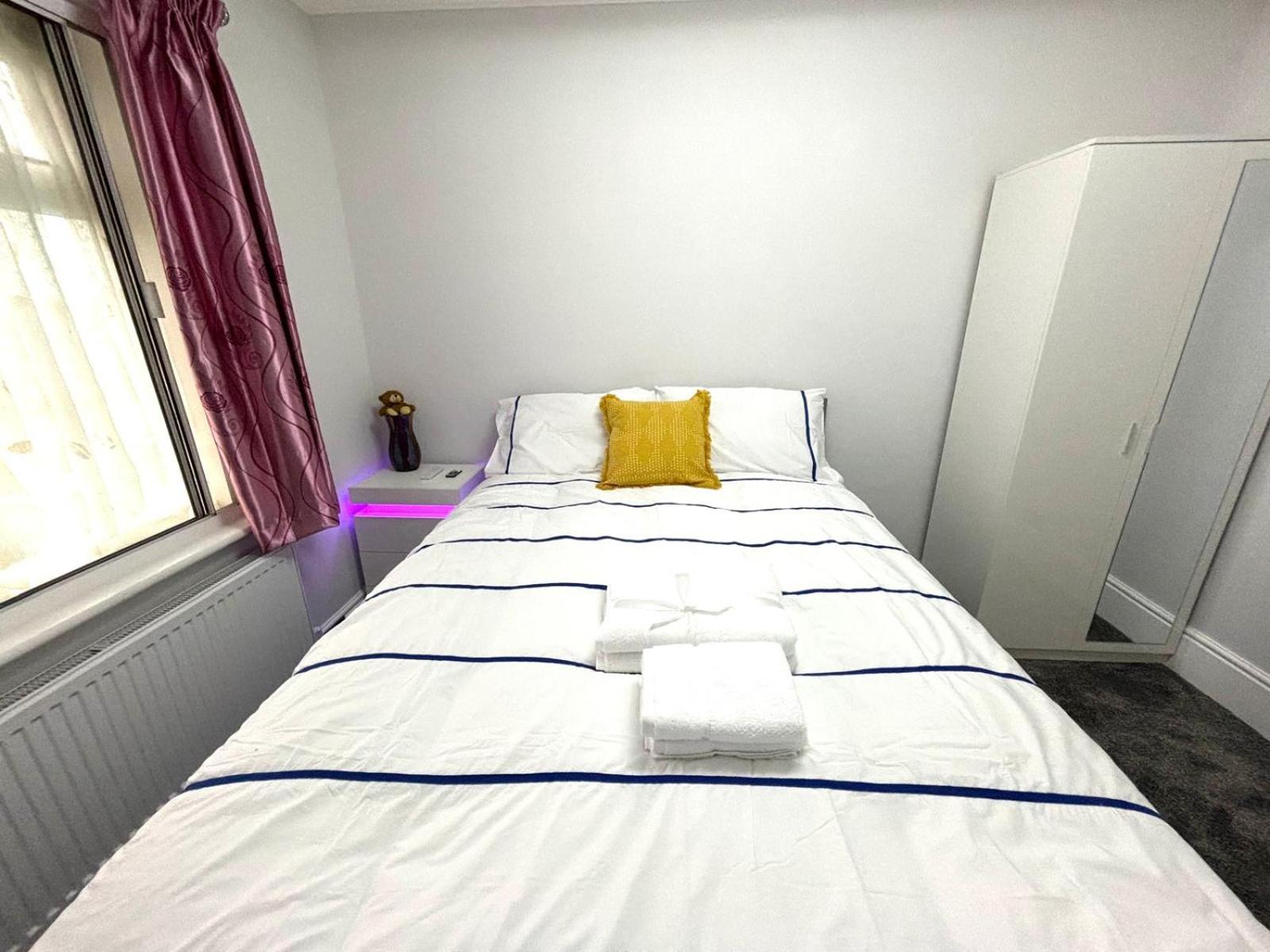 Two bedrooms newly refurbished flat in Hendon Central view 2