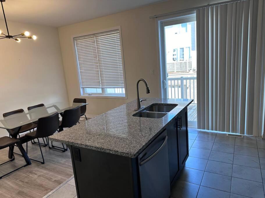 4 Bedroom Townhouse in Oakville