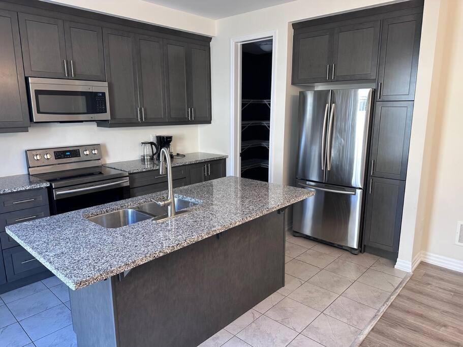 4 Bedroom Townhouse in Oakville