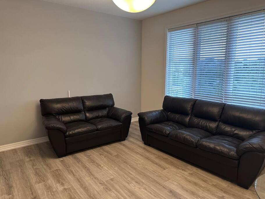 4 Bedroom Townhouse in Oakville