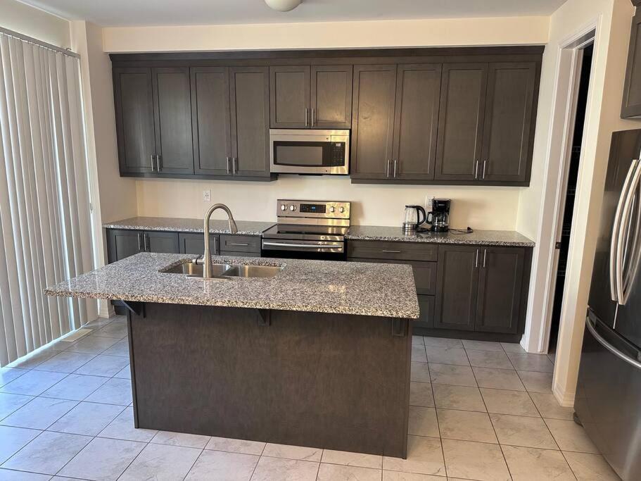 4 Bedroom Townhouse in Oakville