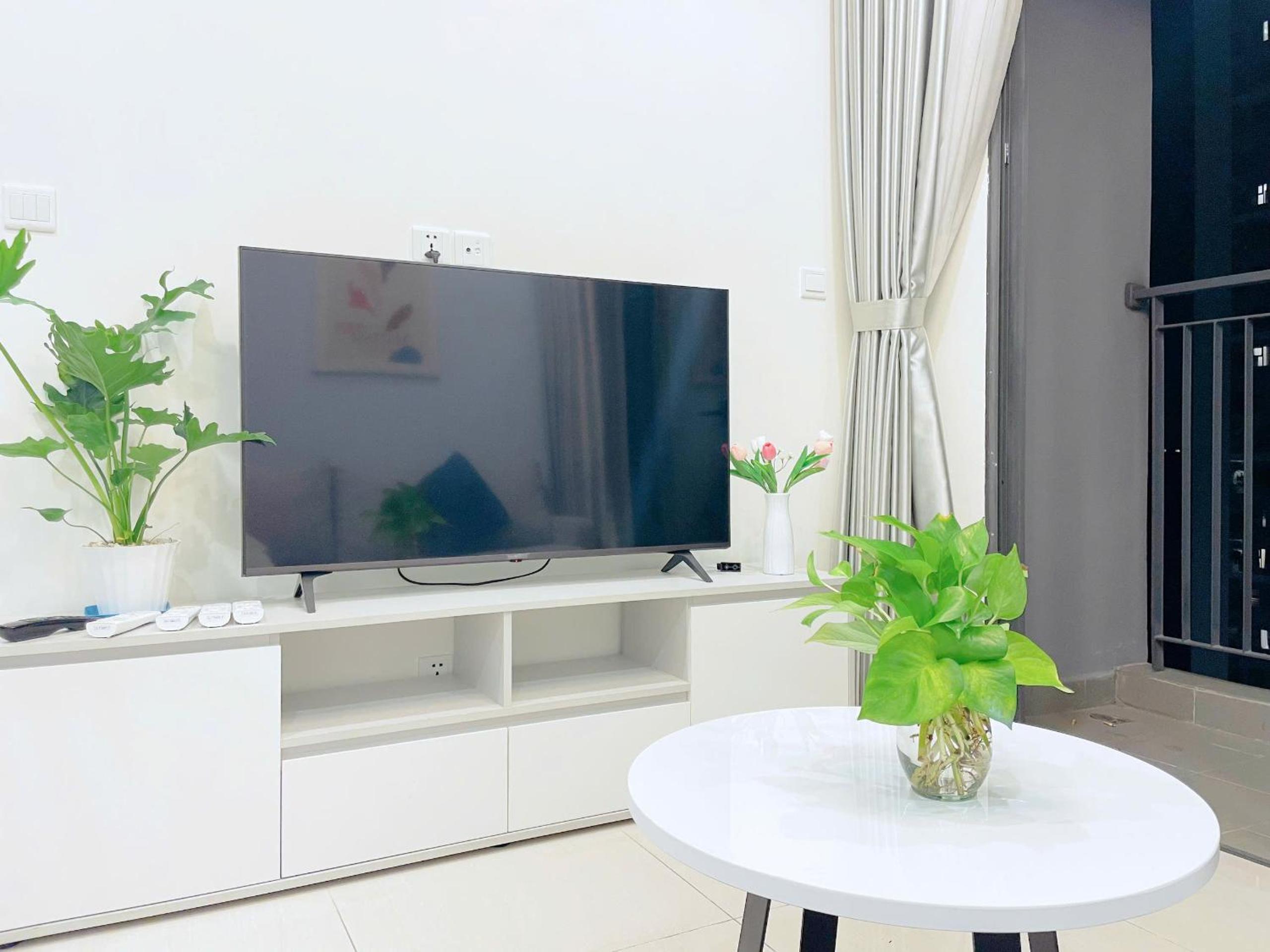 Căn hộ 3PN rộng rãi yên bình ở Vinhomes Grand Park view 2