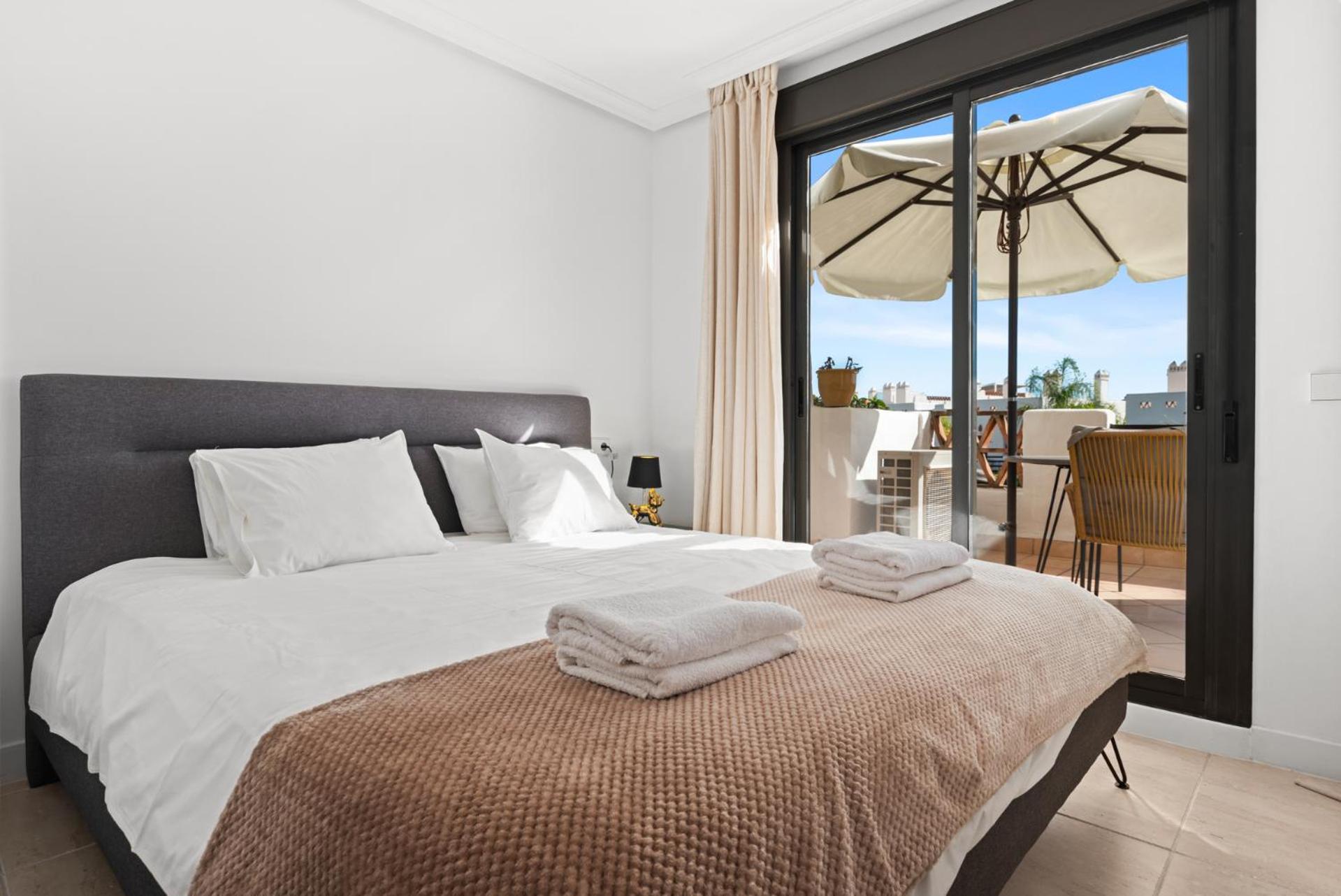 Sunset Golf Apartment Estepona photo 4