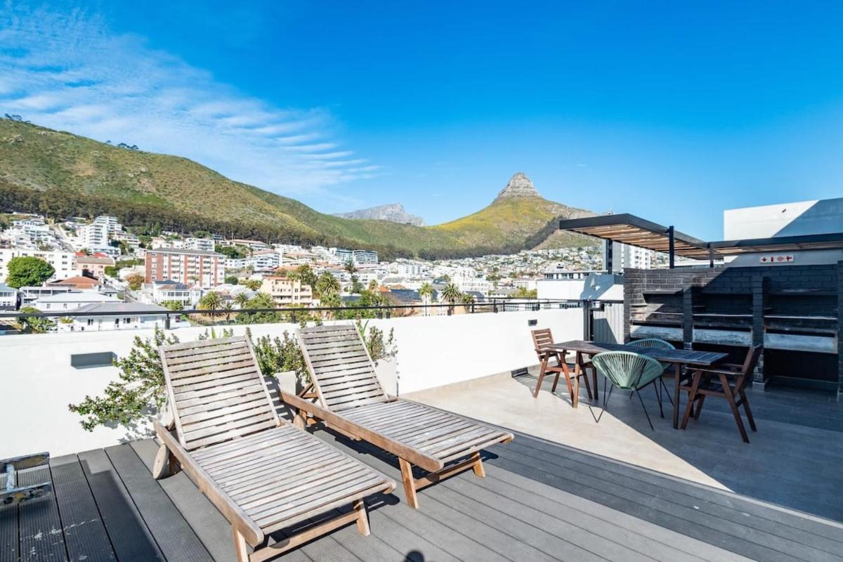 Cosy Couples Retreat Studio Apartment! view 4