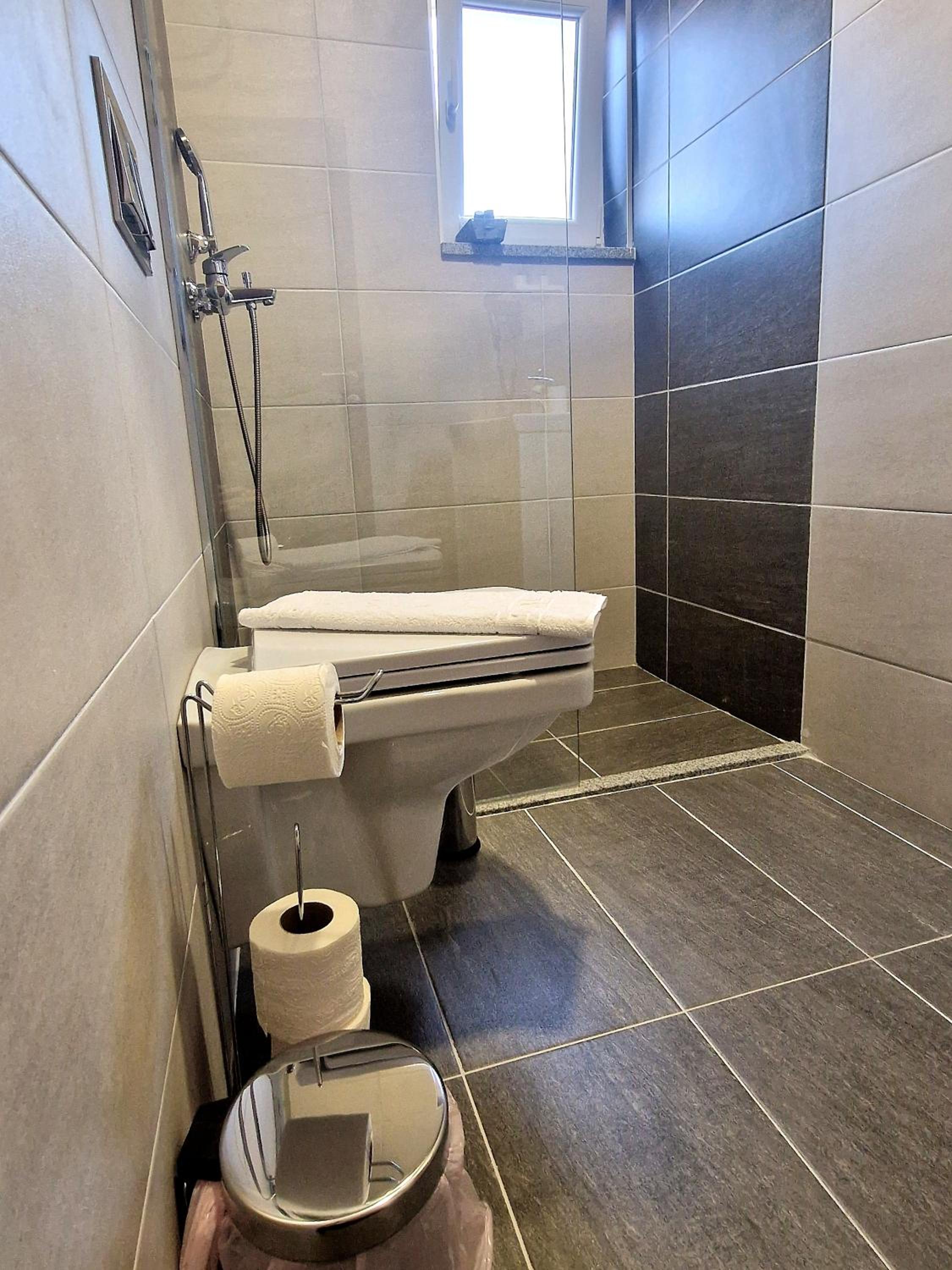 Apartments Miš