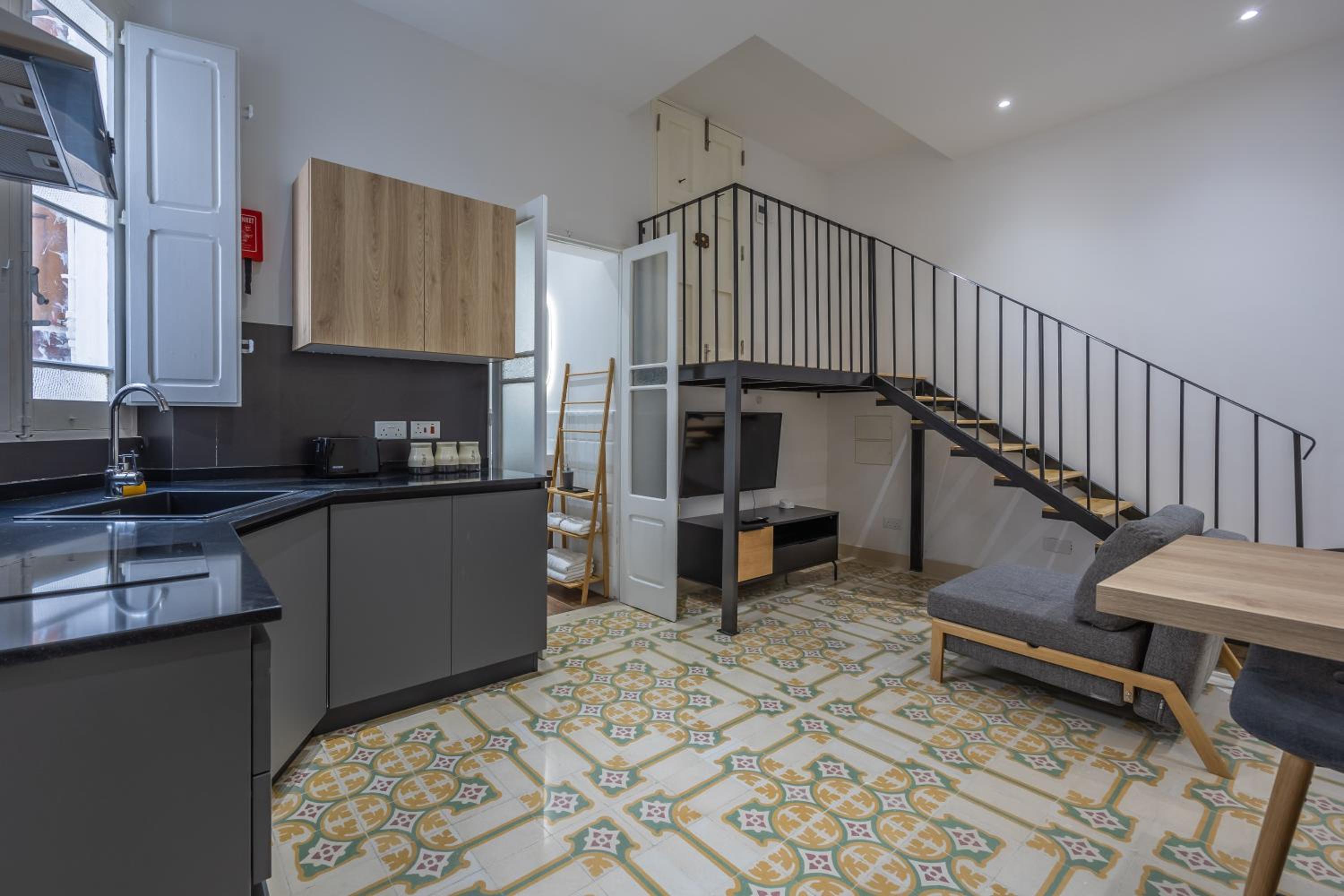 New & elegent apartment just 5 min walk to the Capital by SF HOMES view 3