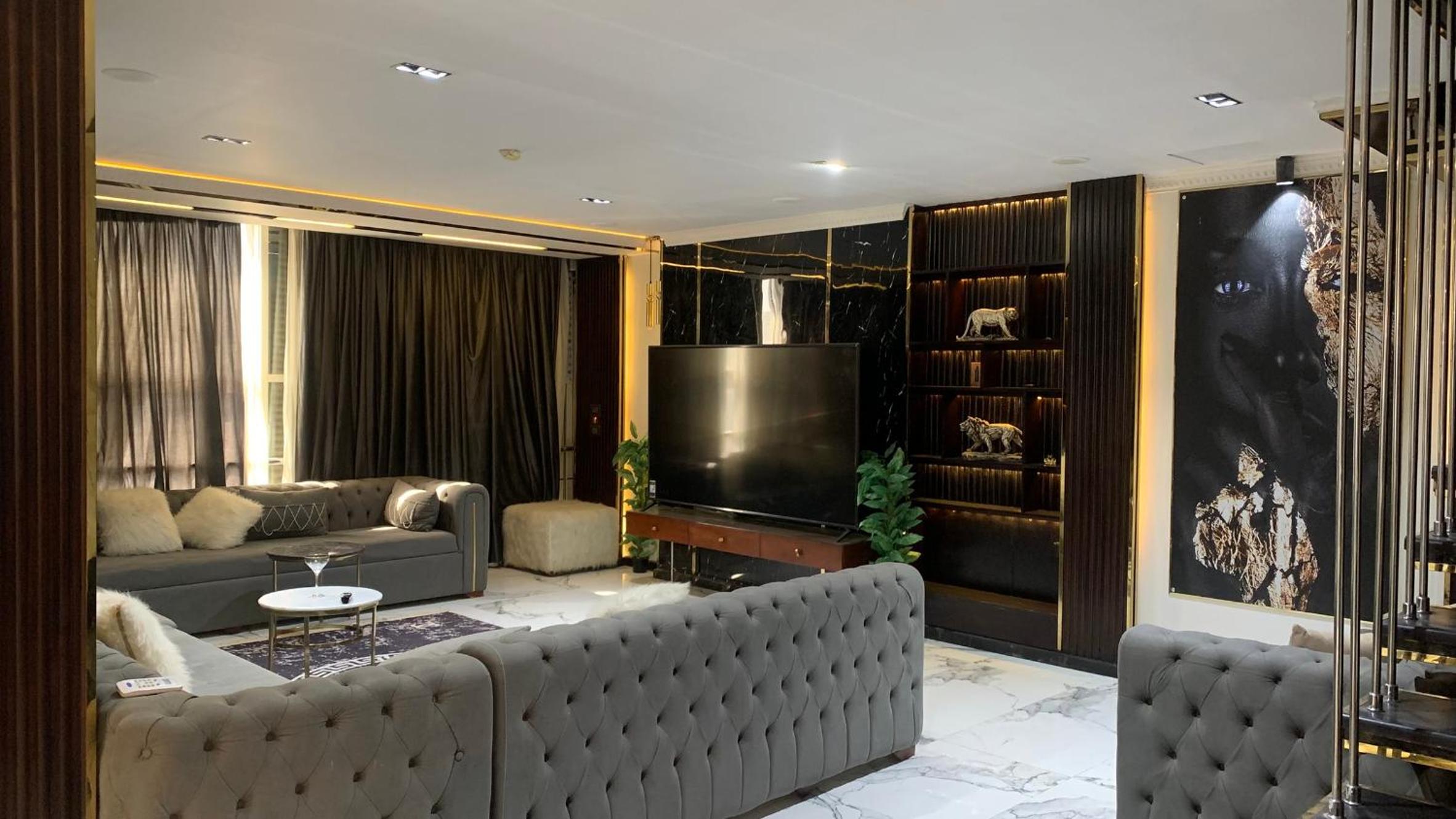 The Royal Duplex