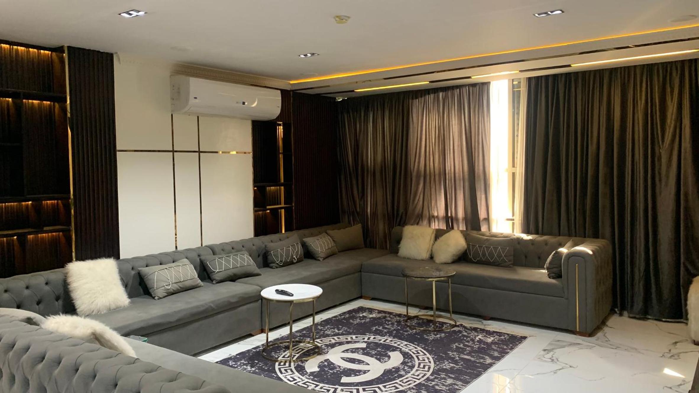The Royal Duplex