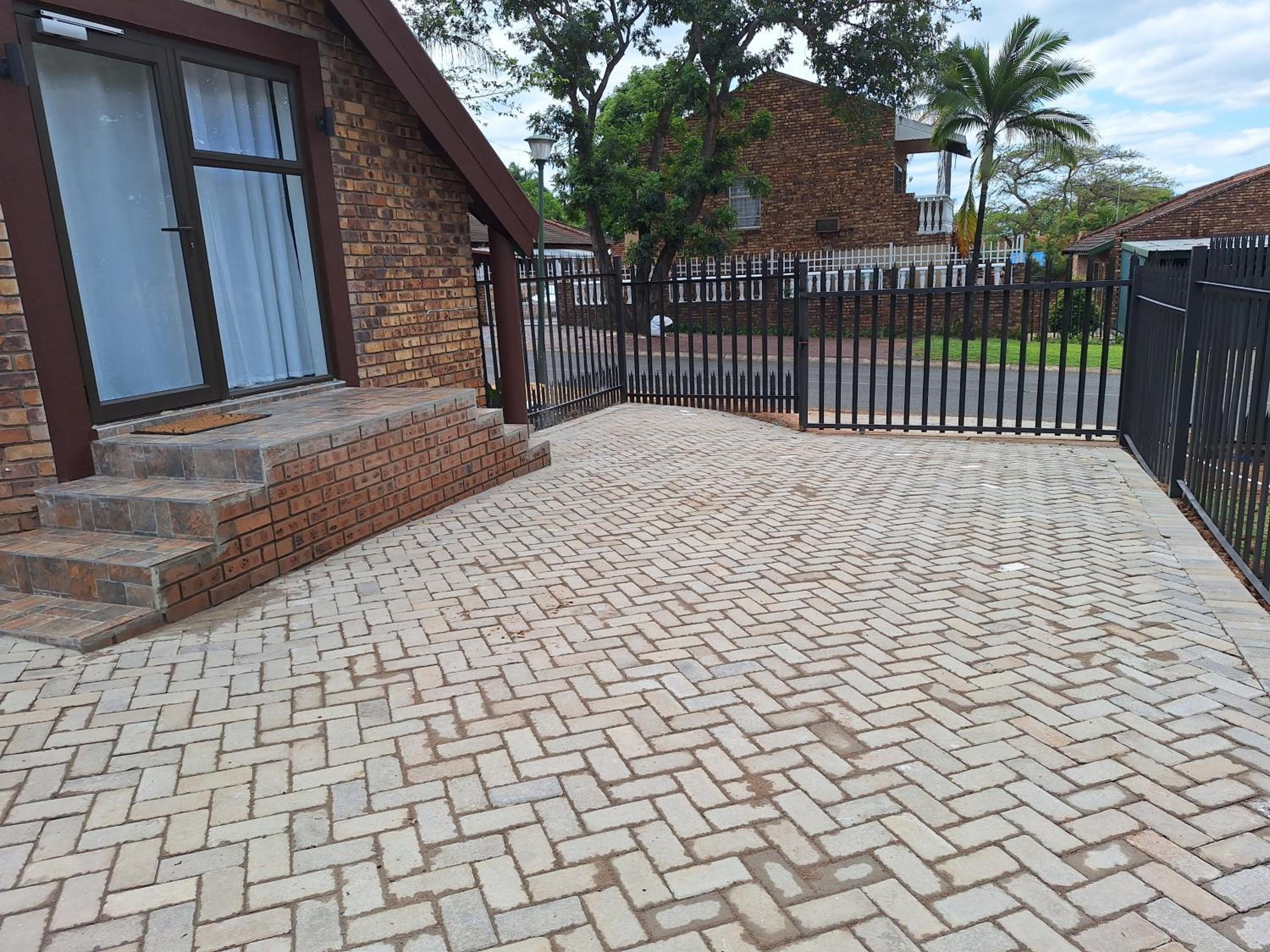 Edel's Nest Nelspruit view 4
