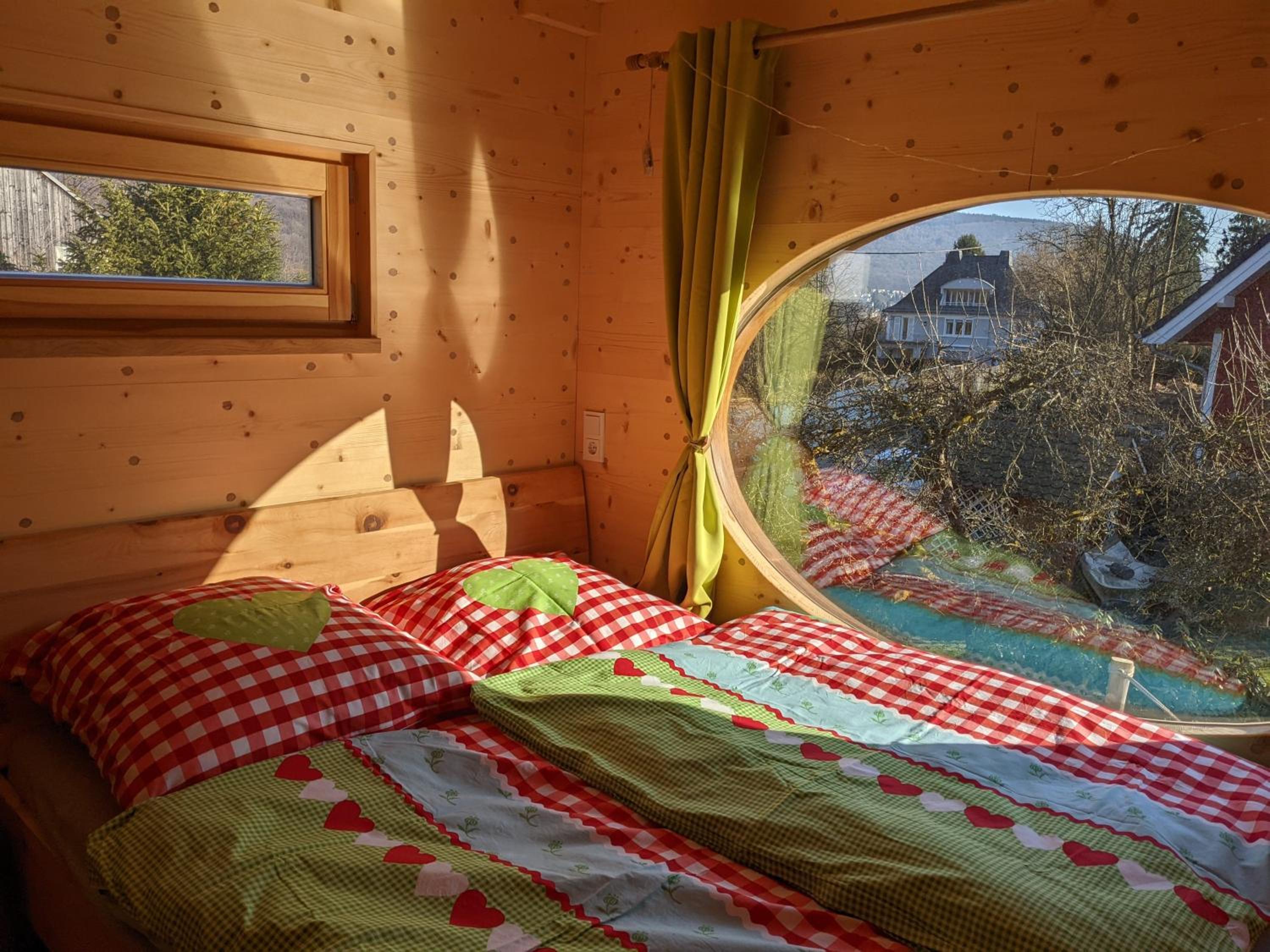 Mondholz-Tiny-Haus im Neckartal