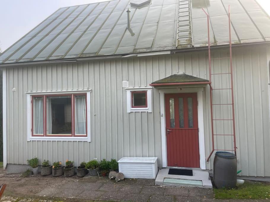 2 bedroom house central Parainen