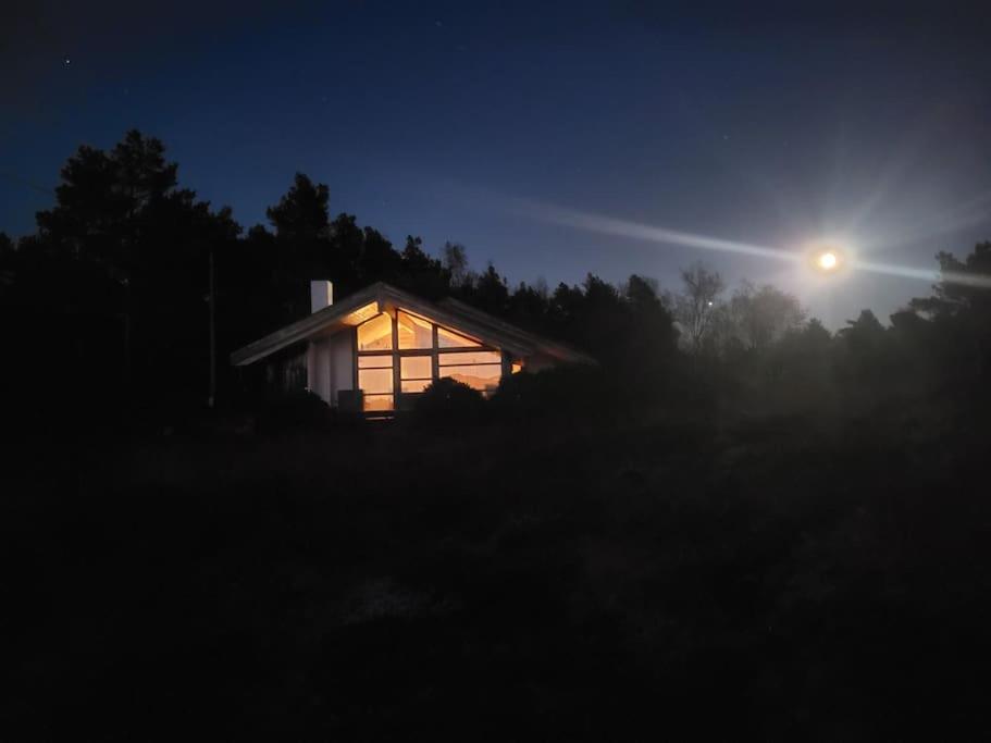 Cabin on an beautiful island with a sea view view 5