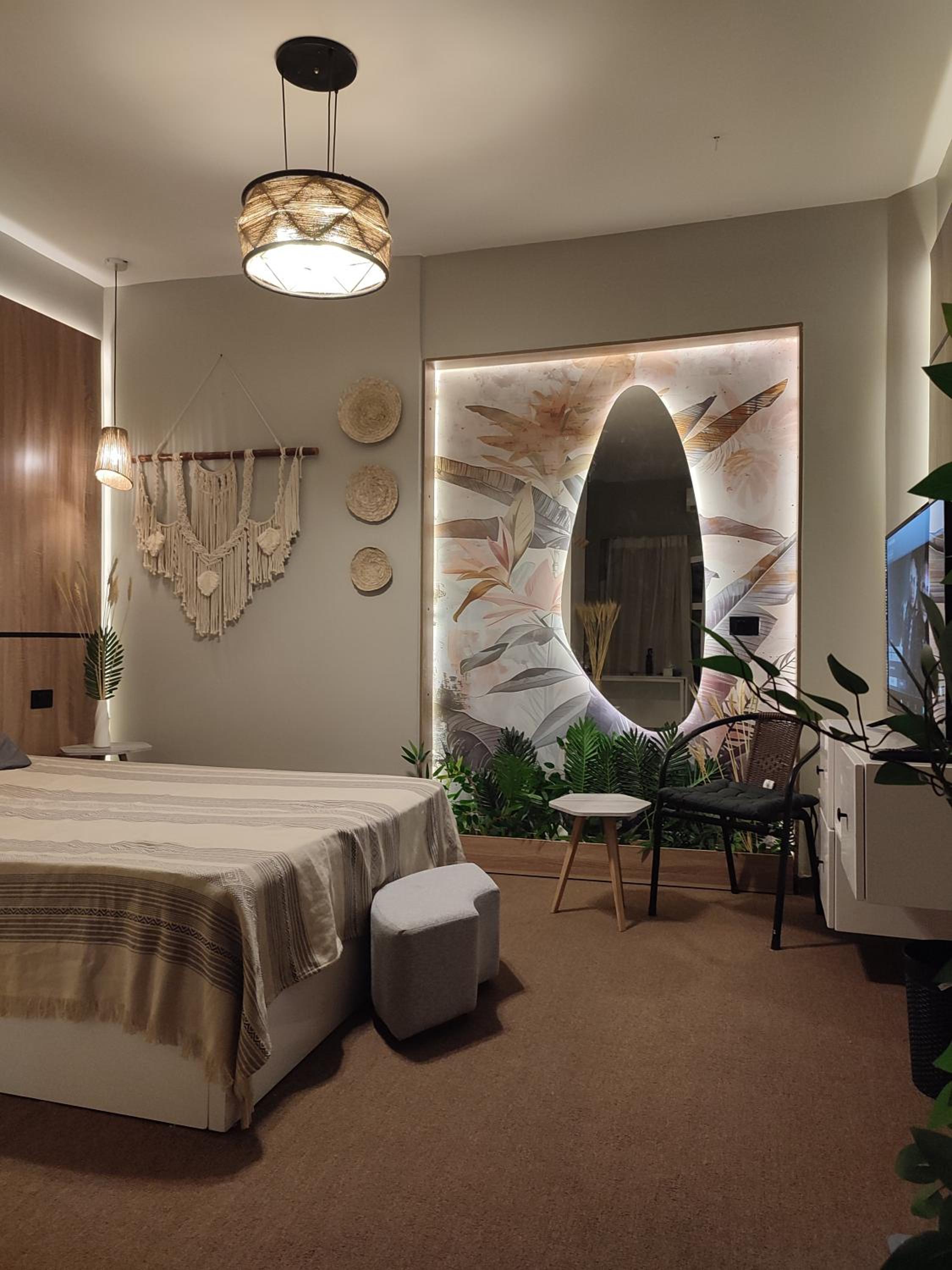 luxury studio in the city centre easy access to the best beaches, cafes, bars, clubs, and restaurants, view 2