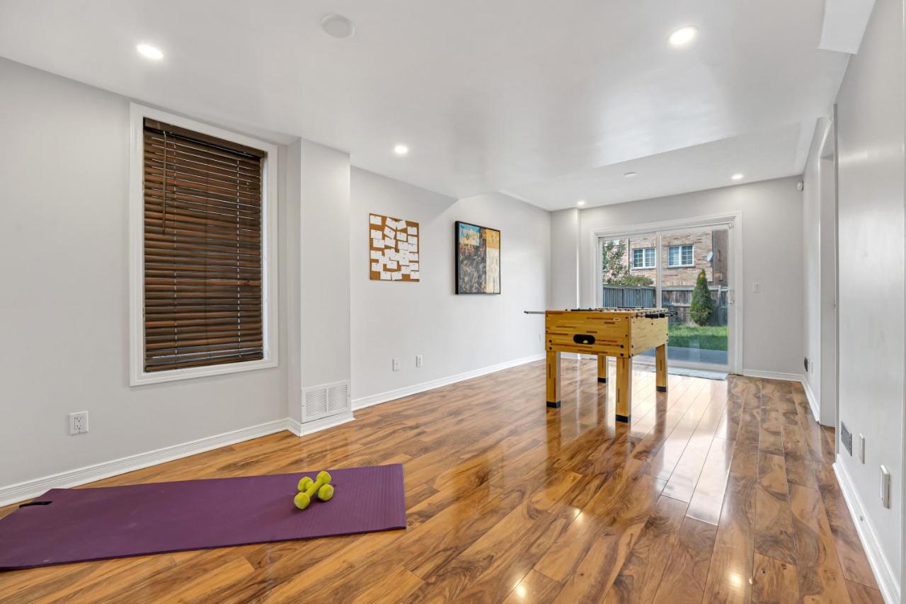 Elegant 3Bedroom with Smart TV and Backyard
