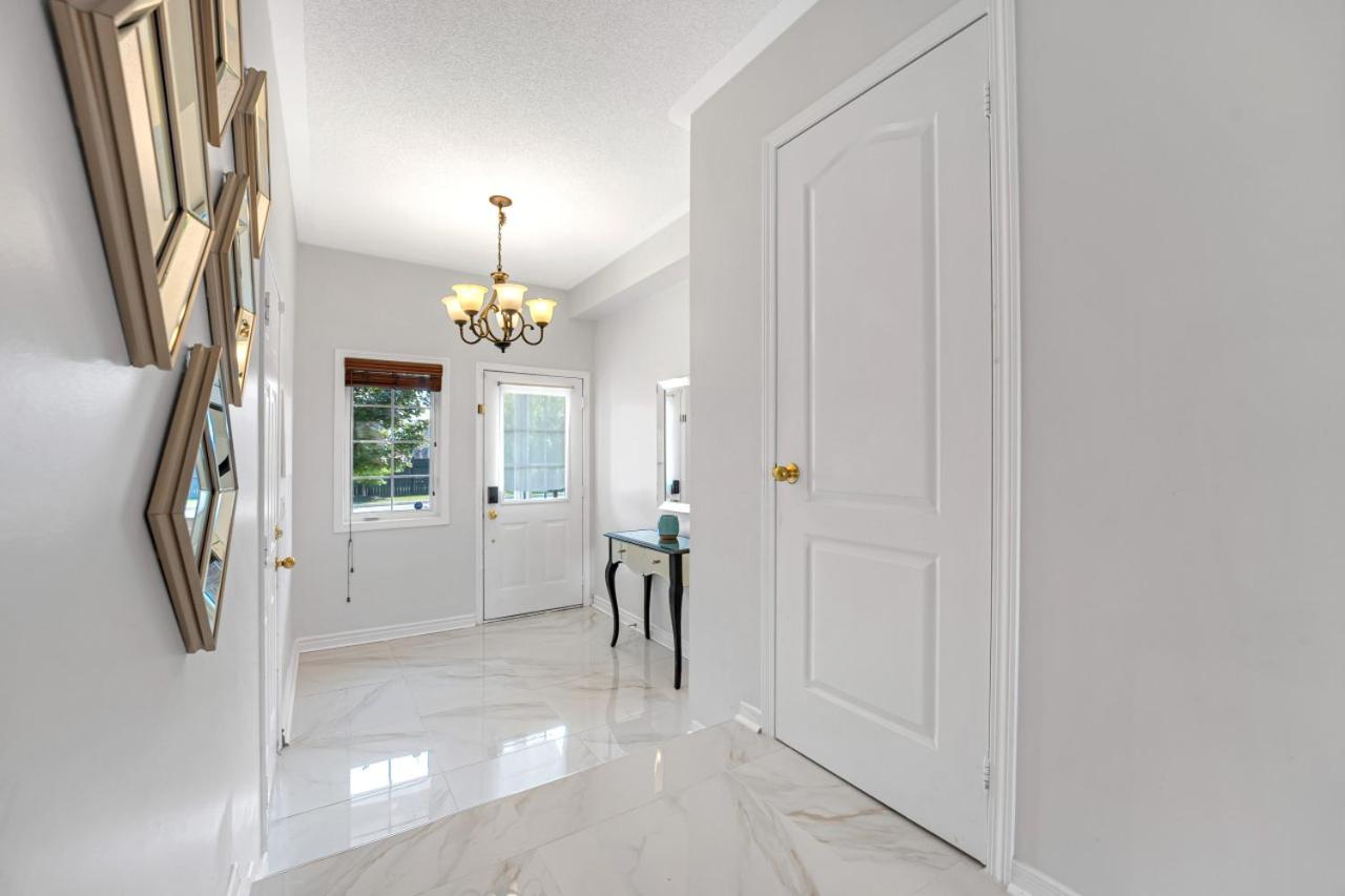 Elegant 3Bedroom with Smart TV and Backyard