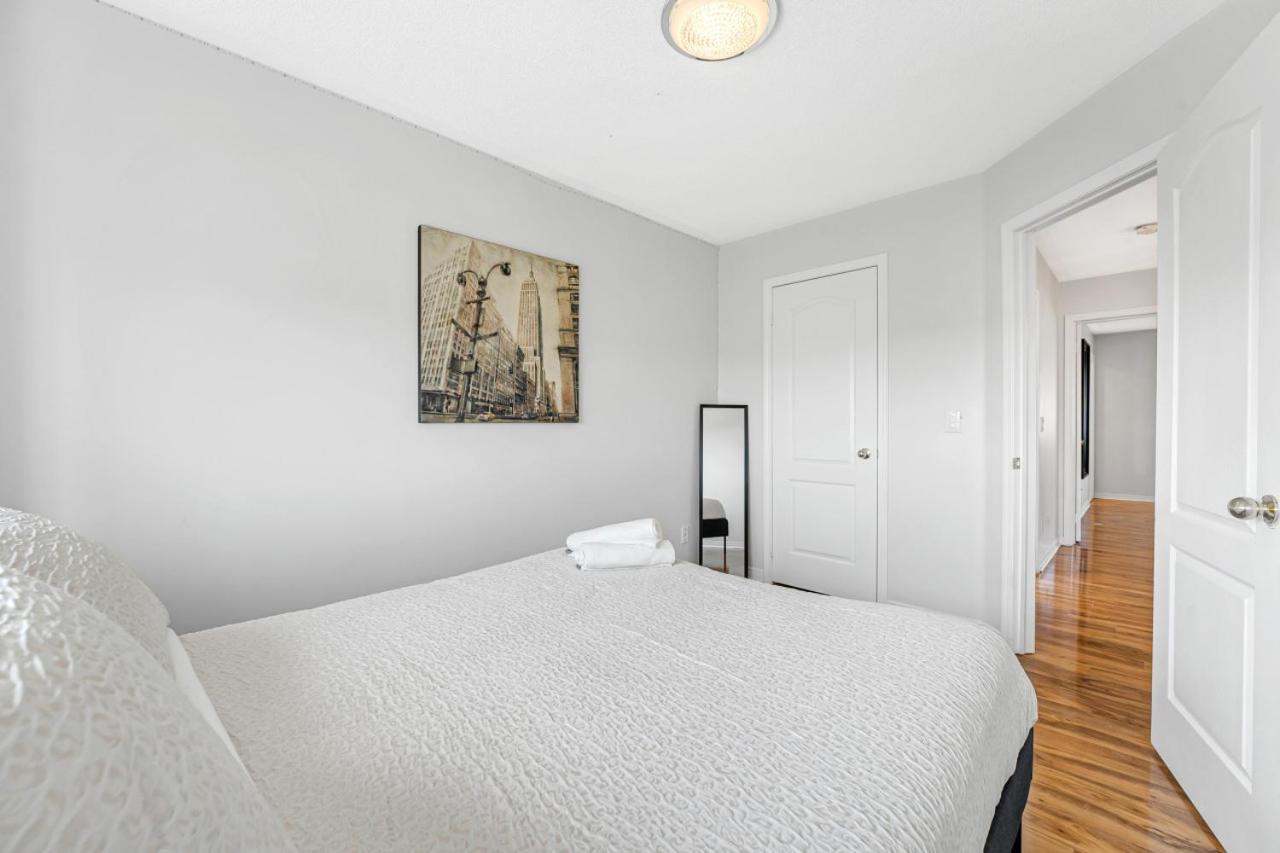 Elegant 3Bedroom with Smart TV and Backyard