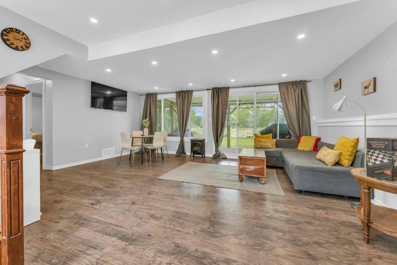Grill and Chill 4BR Bayside Sunroom Oasis