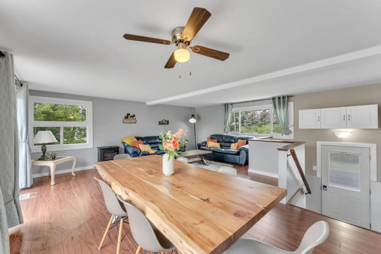 Grill and Chill 4BR Bayside Sunroom Oasis