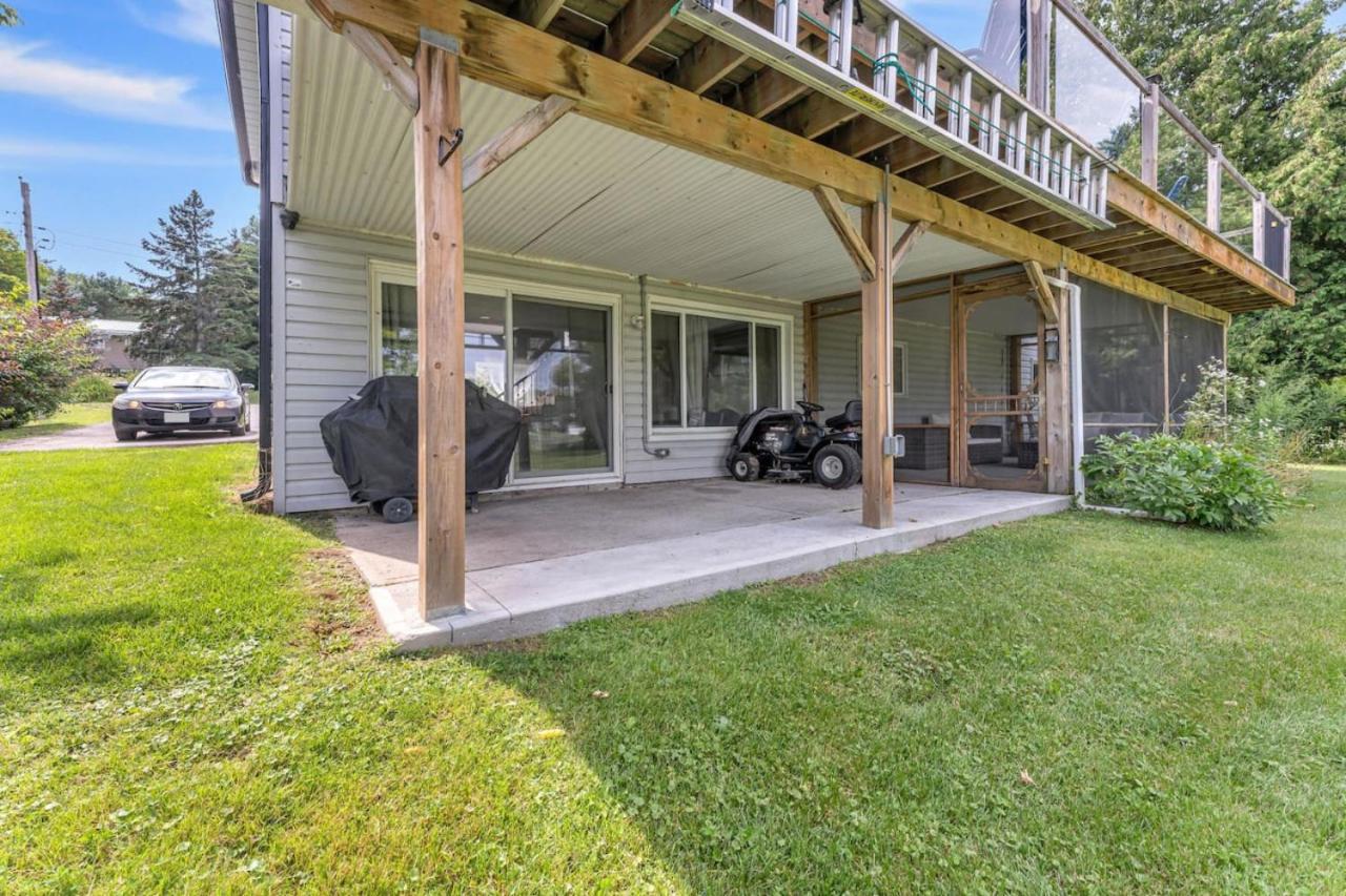 Grill and Chill 4BR Bayside Sunroom Oasis
