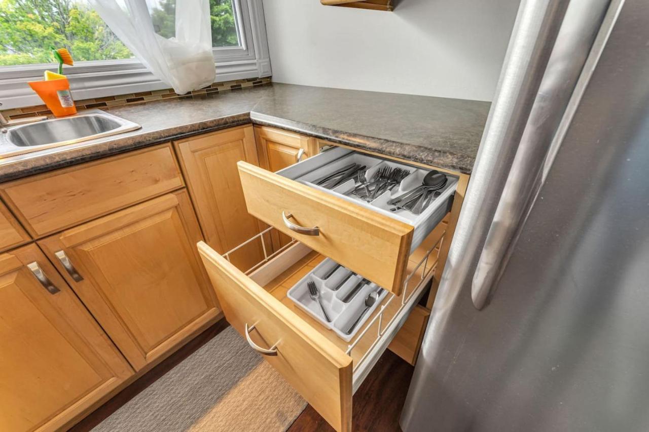 Grill and Chill 4BR Bayside Sunroom Oasis