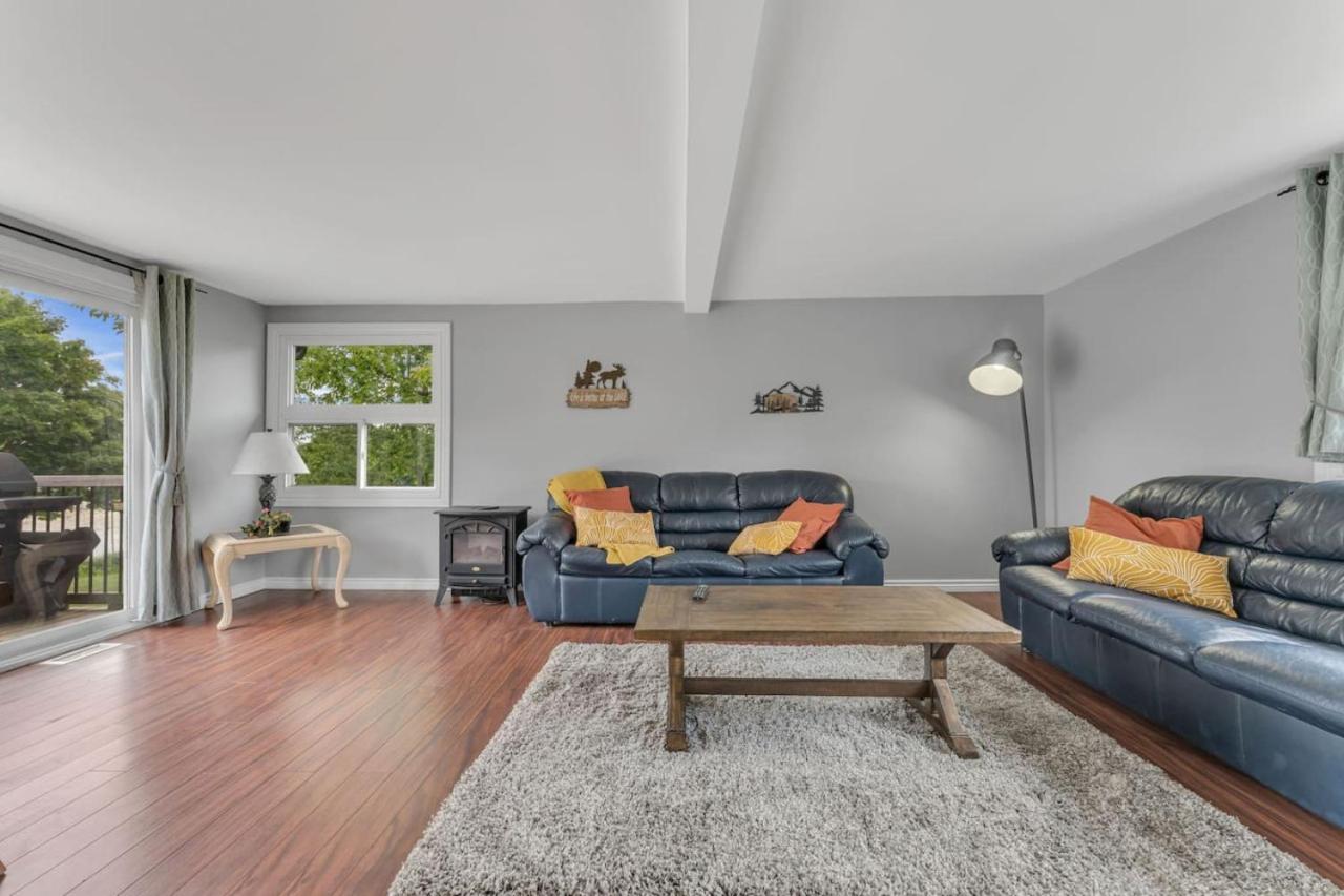 Grill and Chill 4BR Bayside Sunroom Oasis