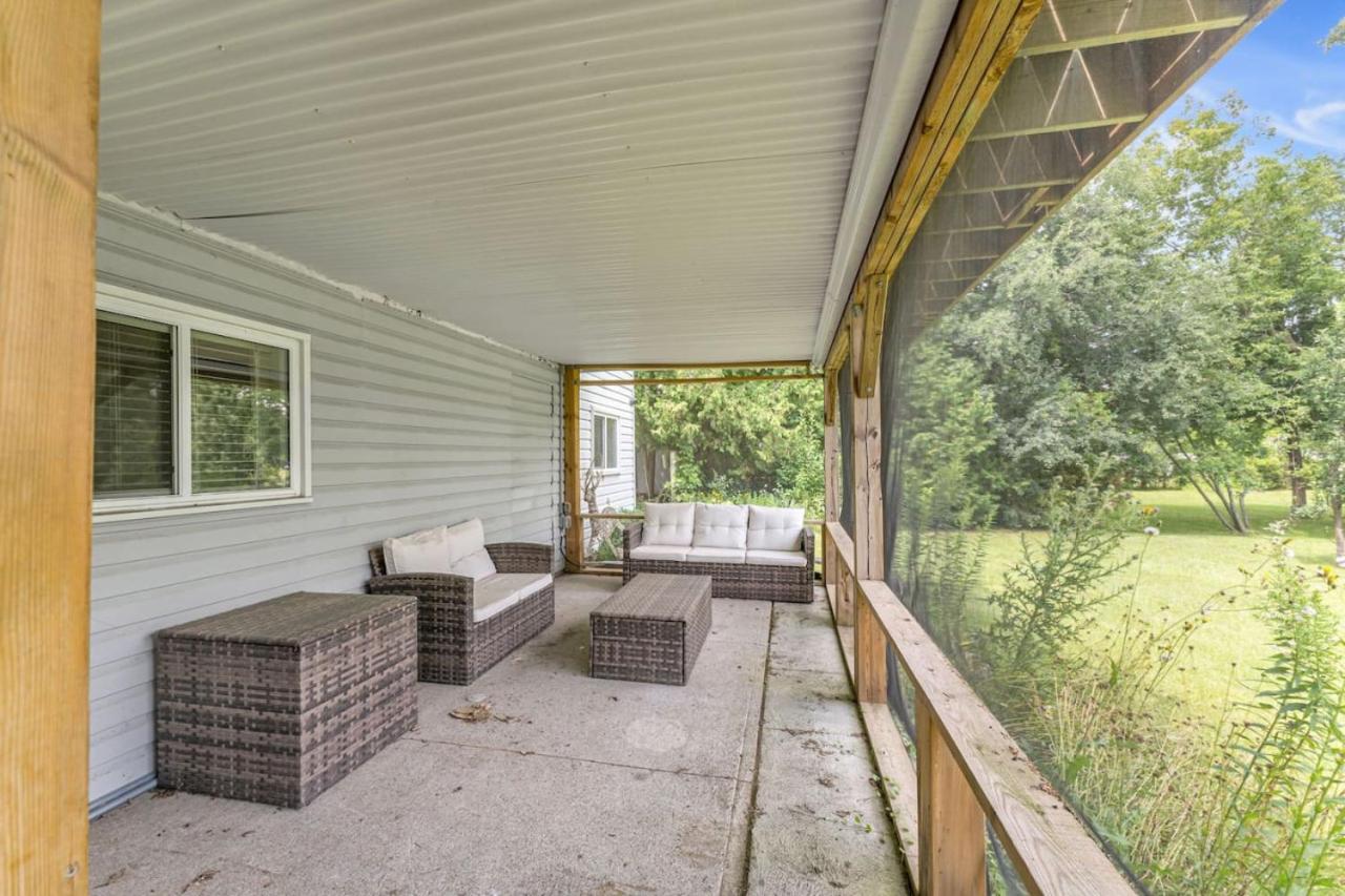 Grill and Chill 4BR Bayside Sunroom Oasis