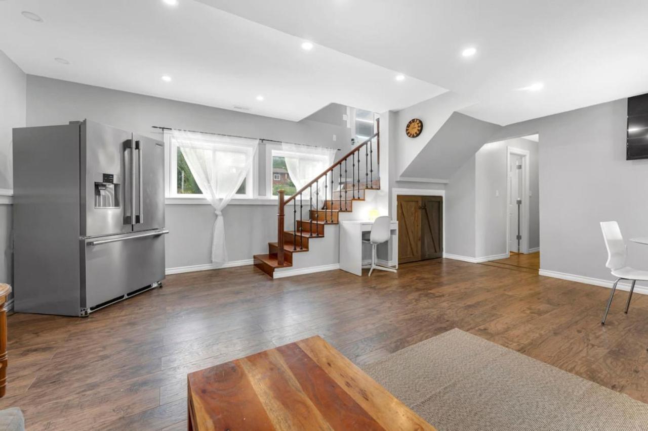 Grill and Chill 4BR Bayside Sunroom Oasis
