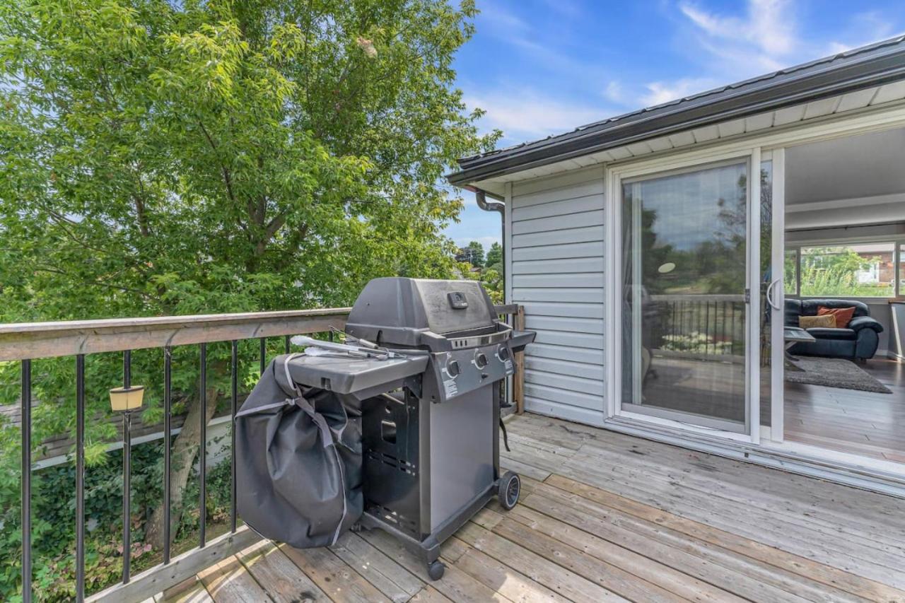 Grill and Chill 4BR Bayside Sunroom Oasis