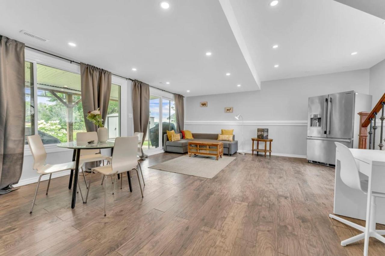 Grill and Chill 4BR Bayside Sunroom Oasis