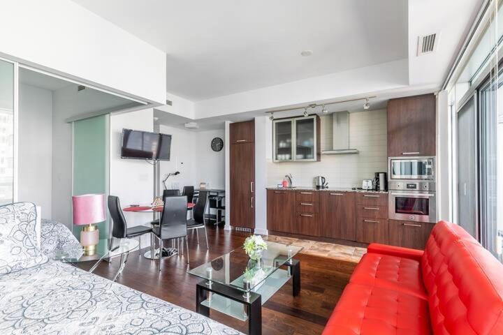 NewDowntown Condo by UnionStationScotiaArena