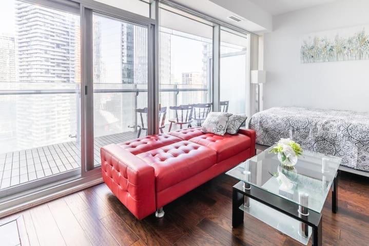 NewDowntown Condo by UnionStationScotiaArena