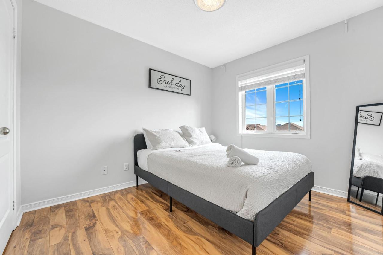 Elegant 3Bedroom with Smart TV and Backyard