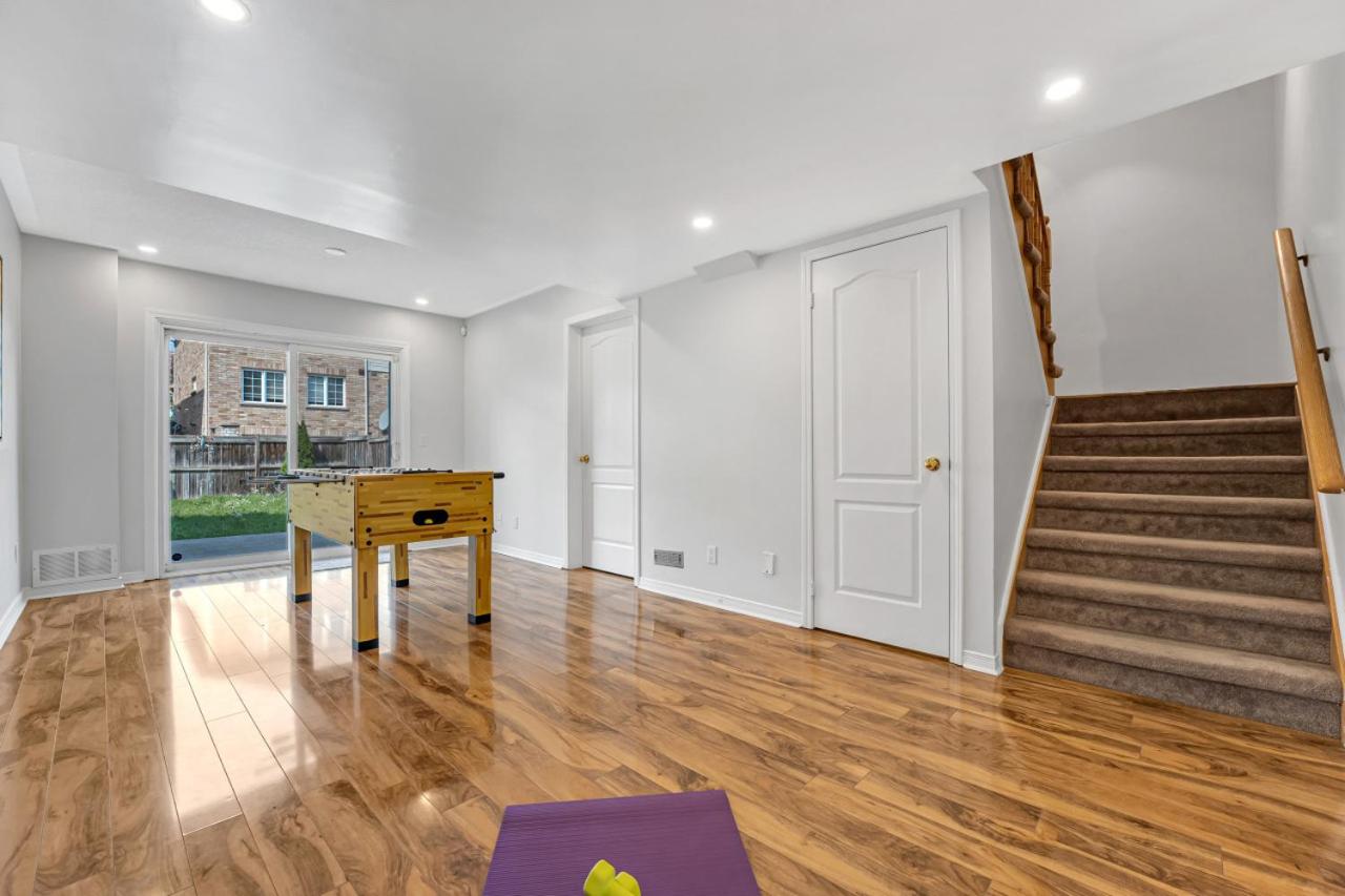 Elegant 3Bedroom with Smart TV and Backyard